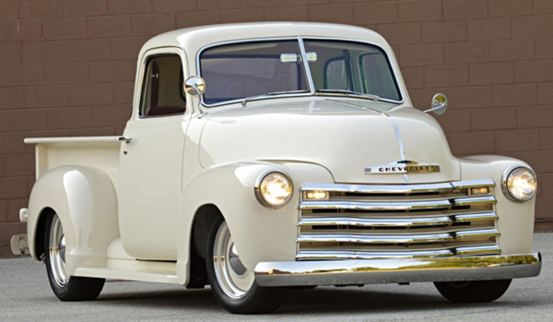 1949-Chevrolet-Pickup-by-Roadster-Shop-Front-Angle-1280x960