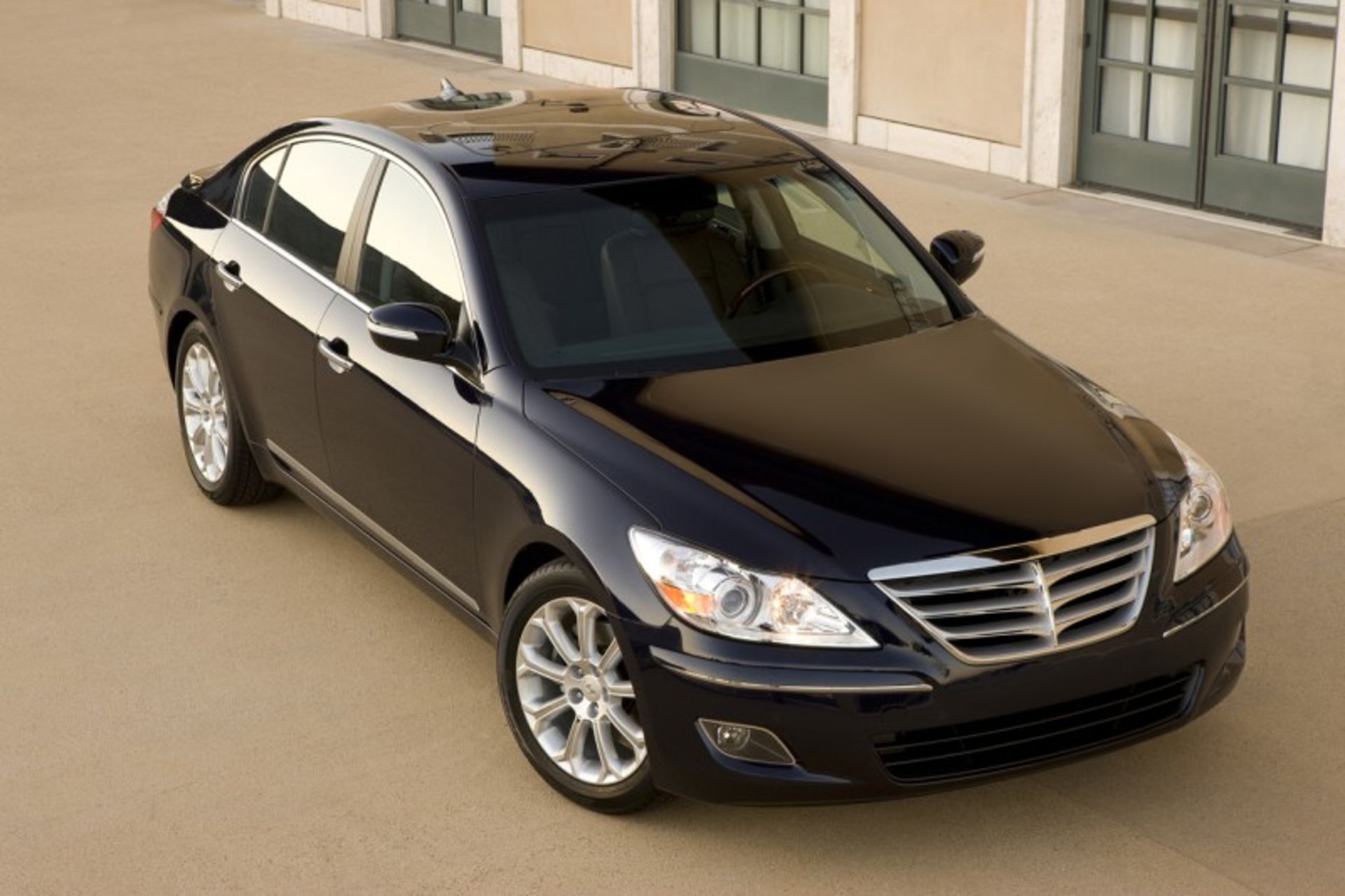 2009-Hyundai-Genesis-sedan-pricing-announced_-starts-at-_33_000_74828_23