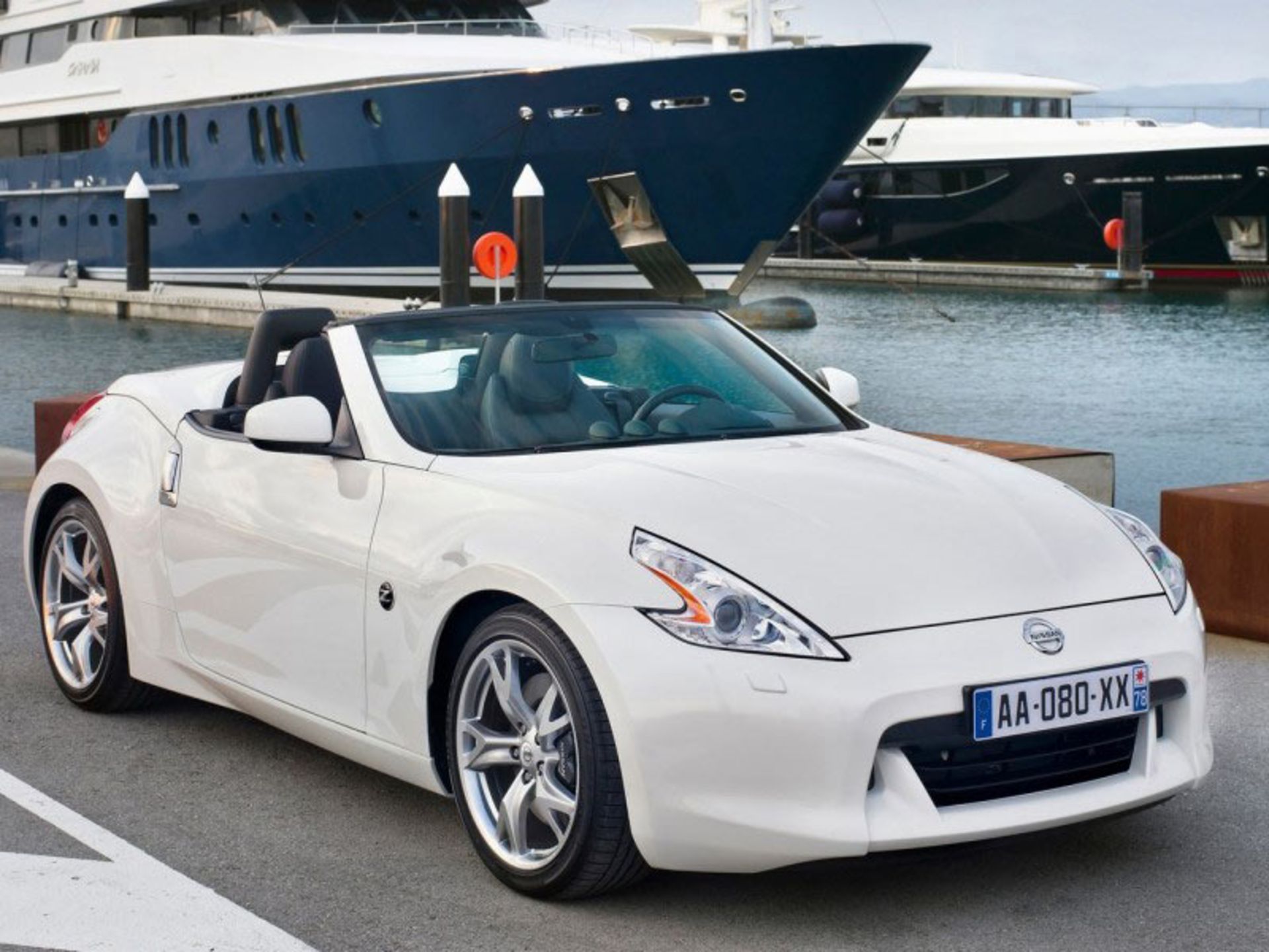 2011-Nissan-370Z-Roadster-Front-Angle