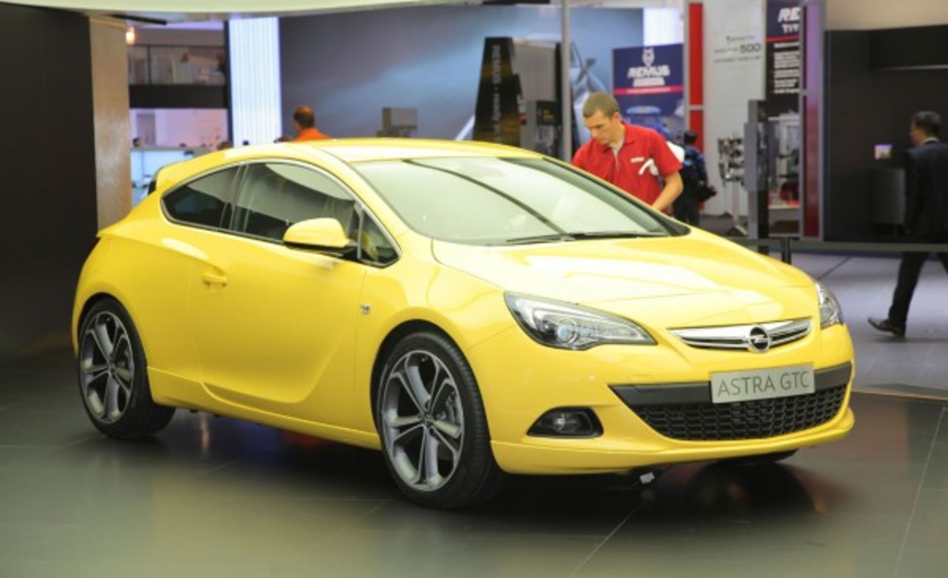 2012-20opel-20gtc-jl-0010_gallery_image_large