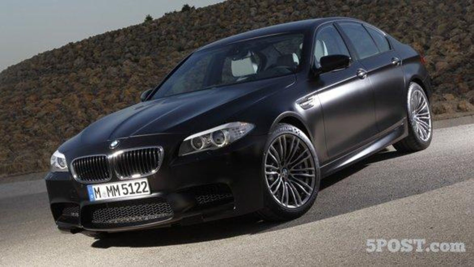 2012 BMW M5 in Frozen Black