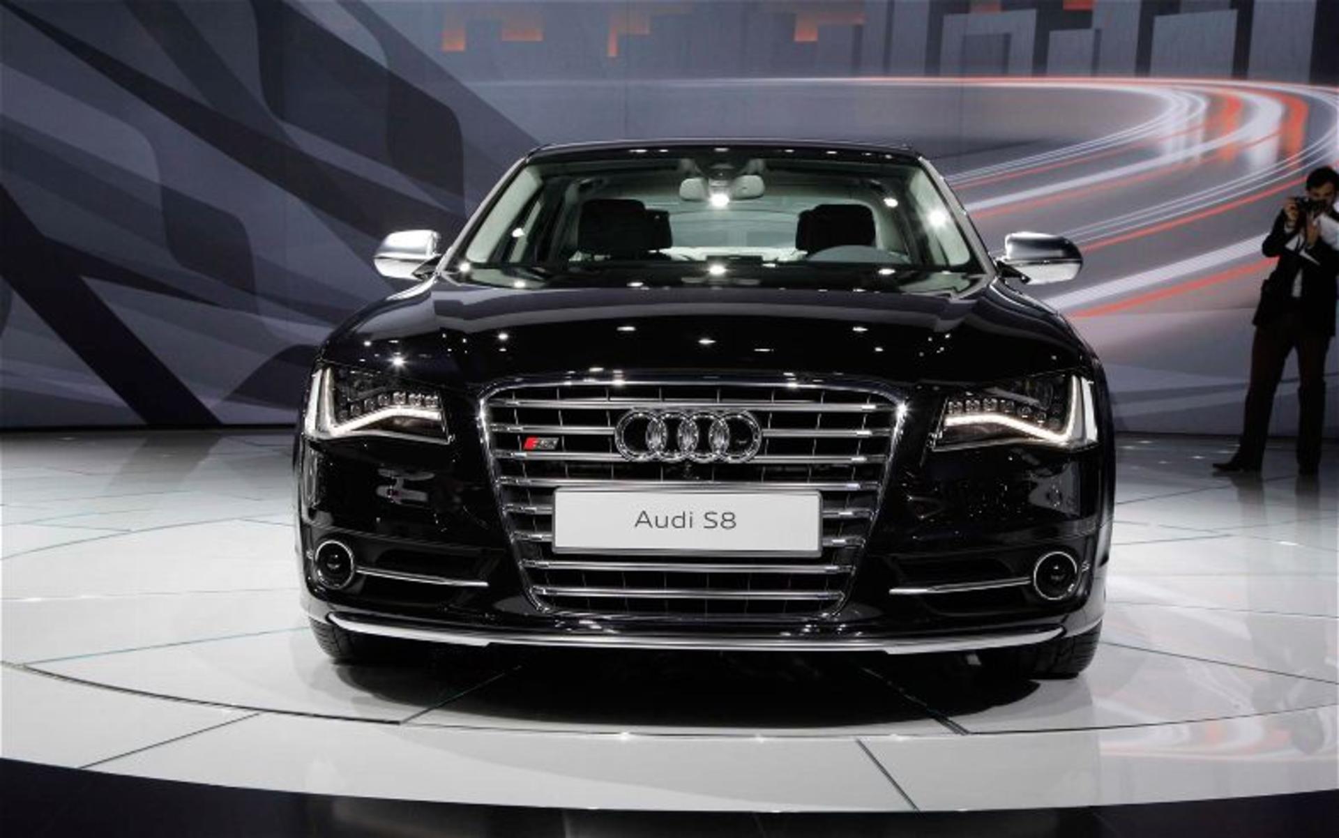 2012-audi-s8-front-view
