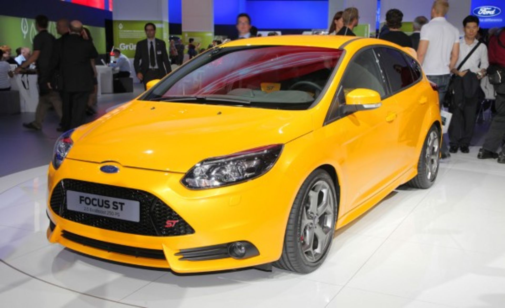 2012-ford-focus-st-003_gallery_image_large