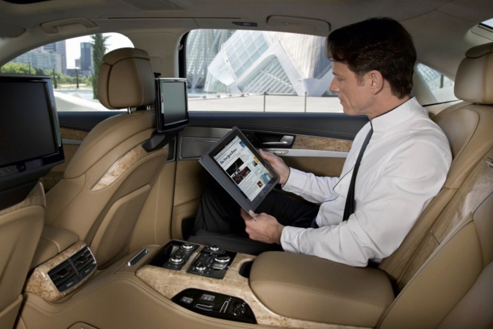 2012_audi-a8-seat