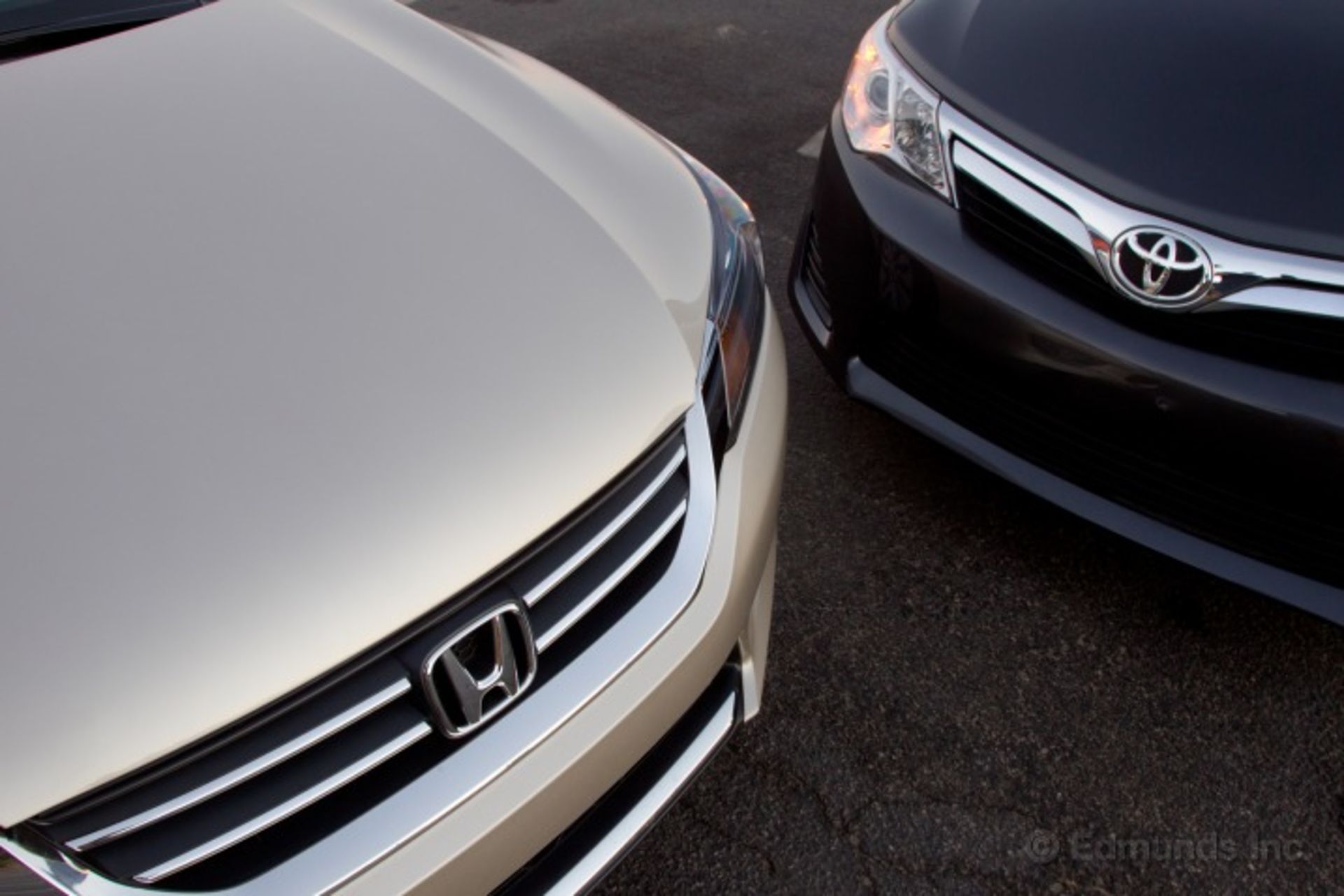 2012_toyota_camry_group_ct_9051215_717