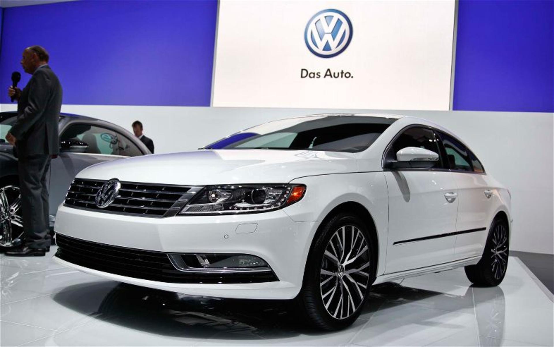 2013-Volkswagen-CC-front-three-quarters