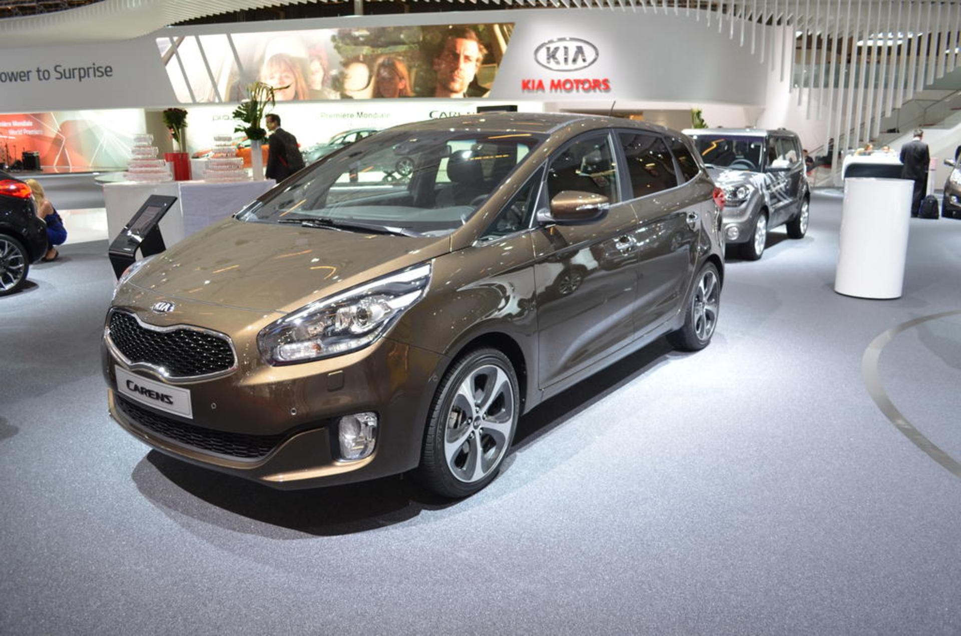  2013 Kia Carens