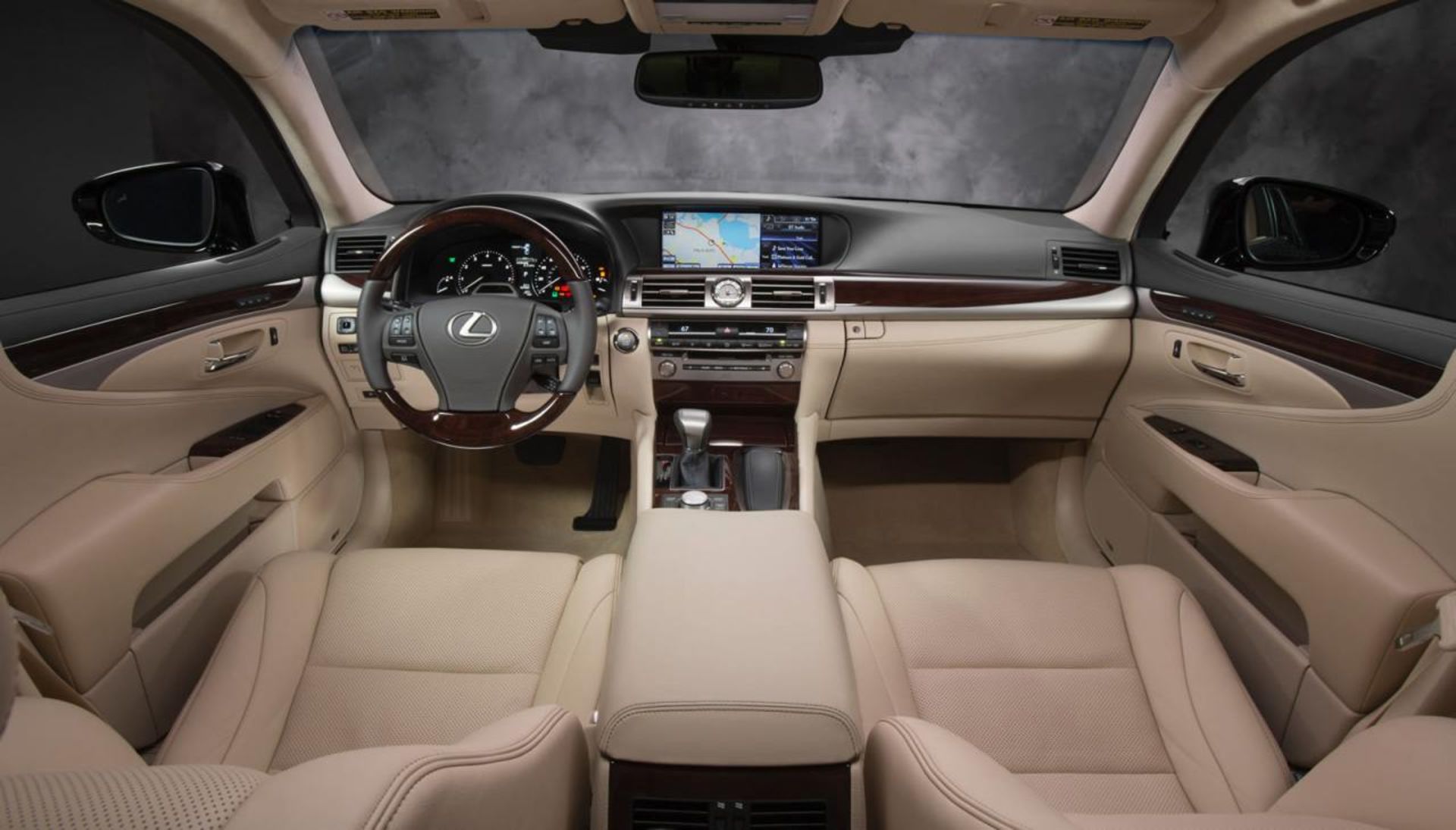 2013 Lexus LS interior