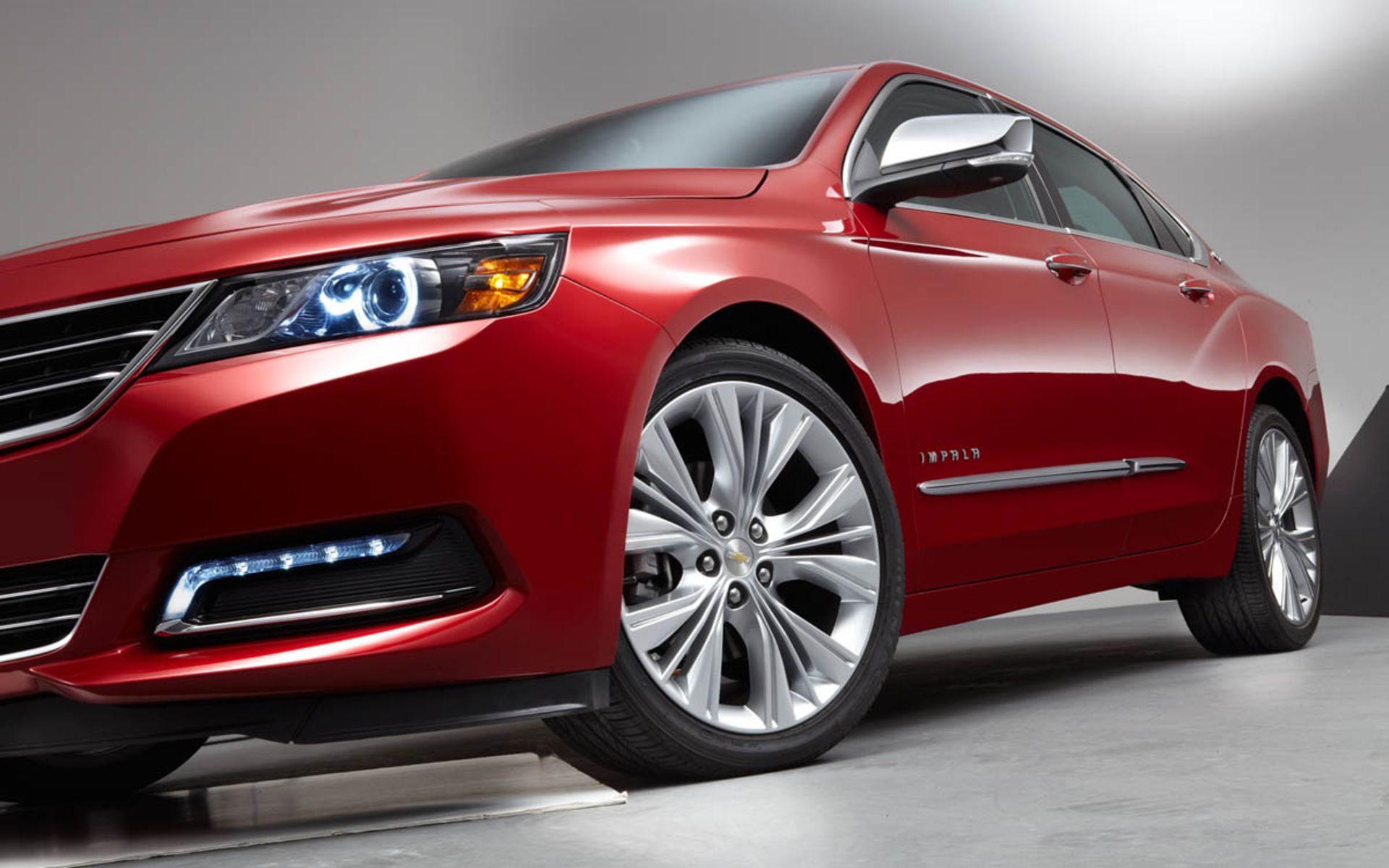 2014-Chevrolet-Impala-front-wheels