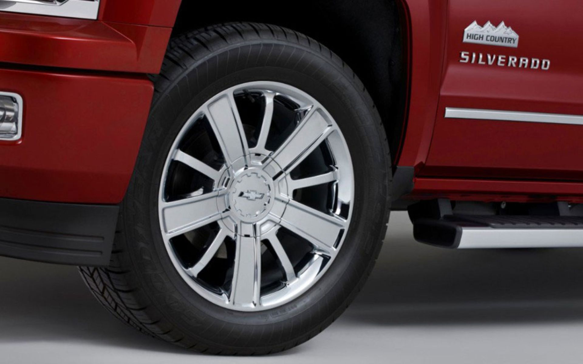 2014-Chevrolet-Silverado-High-Country-tire-and-wheel-1024x640