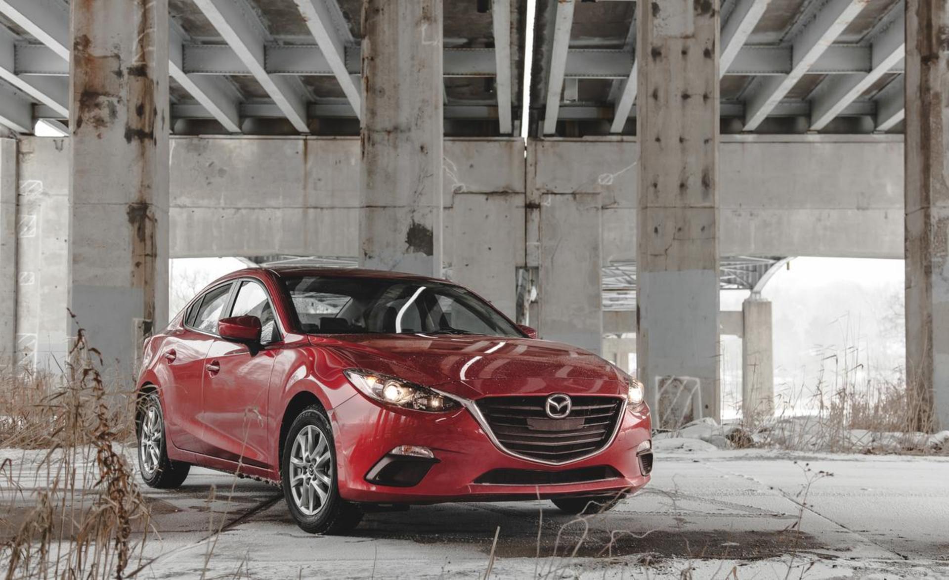 2014-mazda-3i-25l-grand-touring-sedan-01