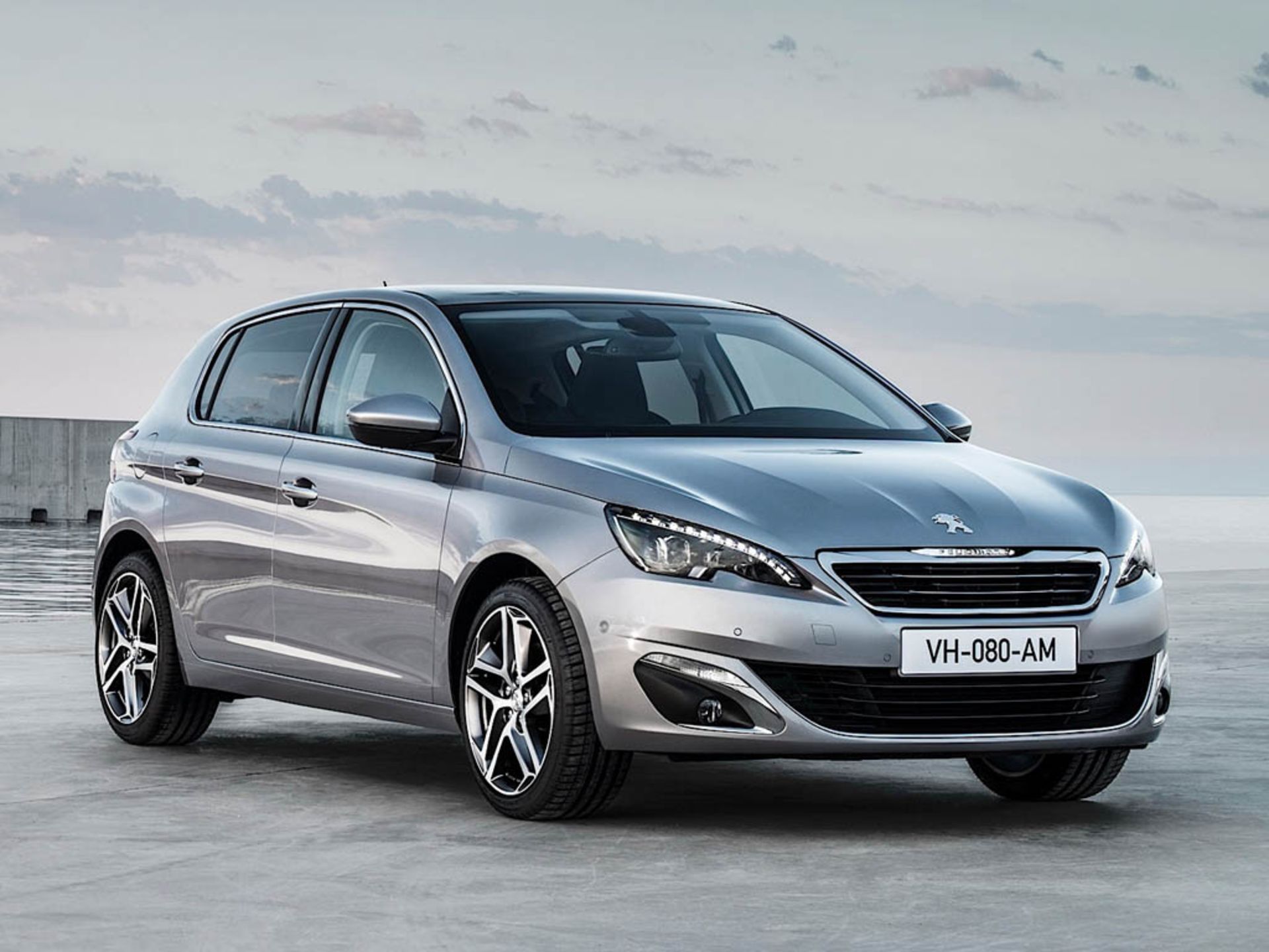 2014-peugeot-308-05