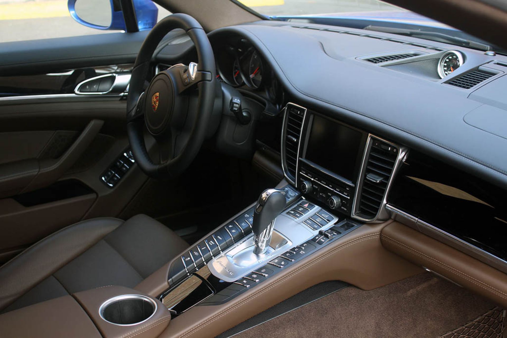 20-2015-porsche-panamera-s
