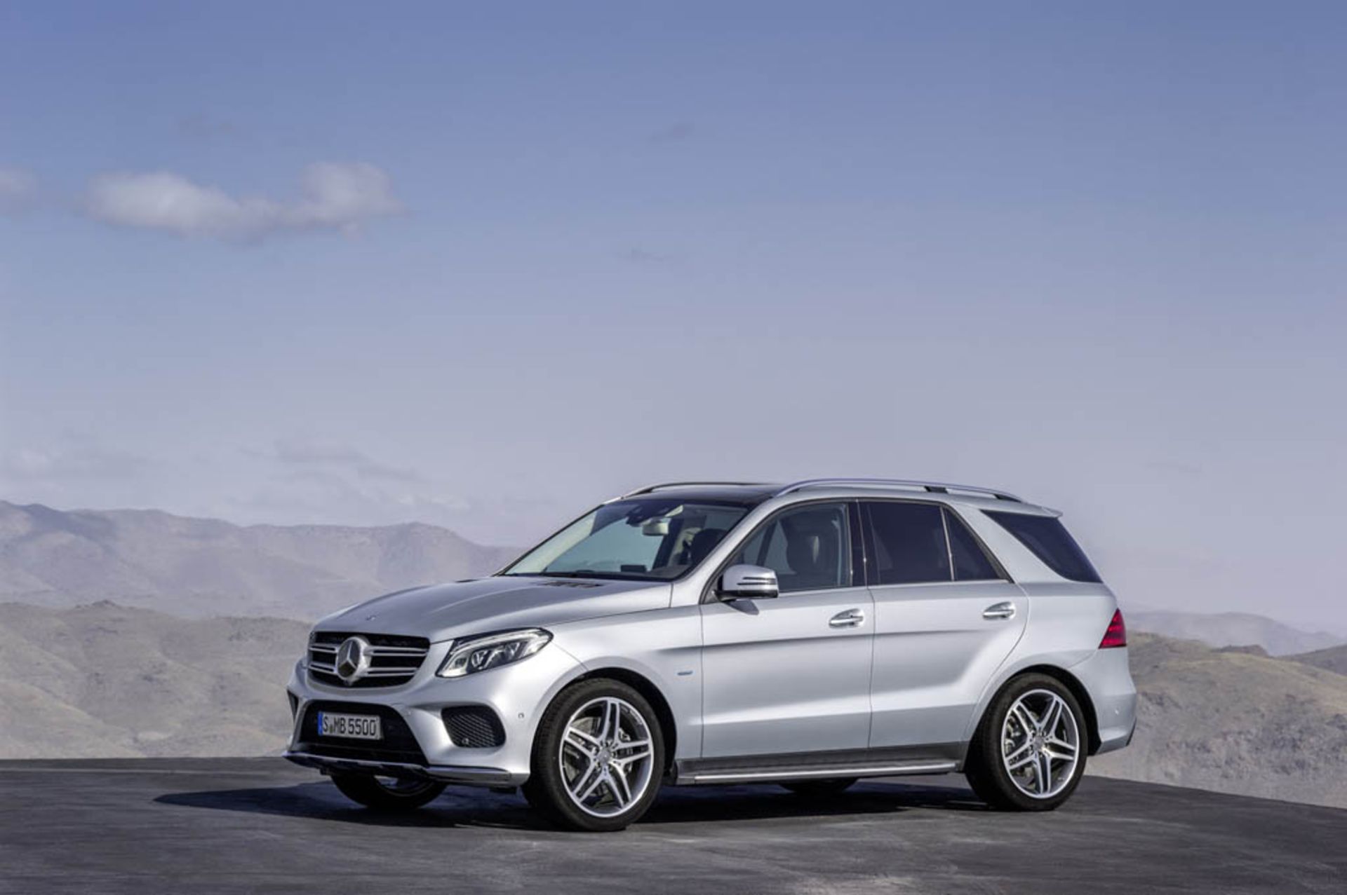 2016-Mercedes-Benz-GLE-19
