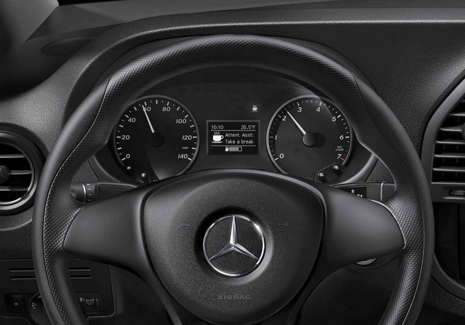 2016-mercedes-benz-metris-39_1200