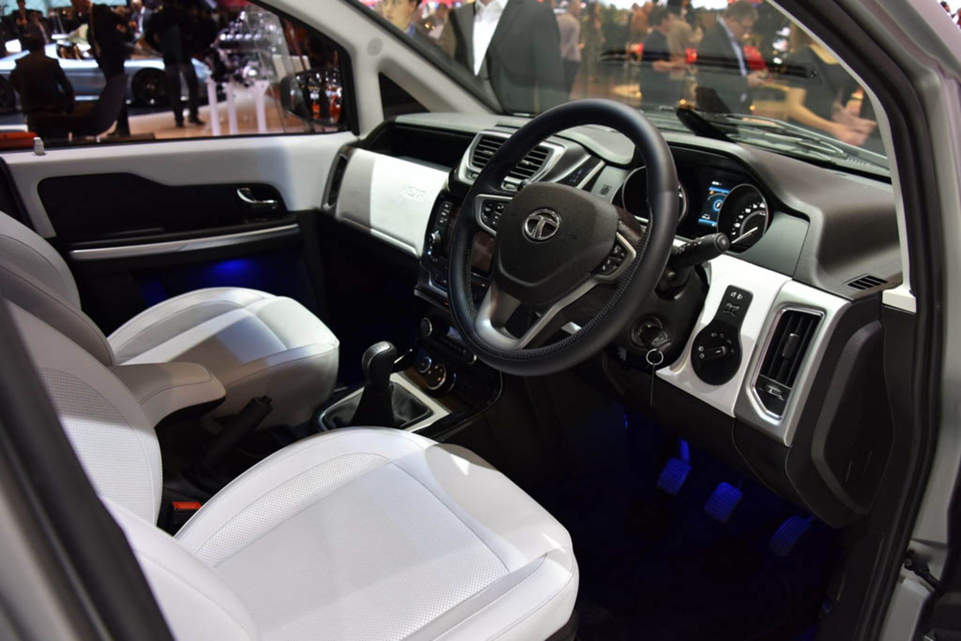 Tata Hexa Concept 02