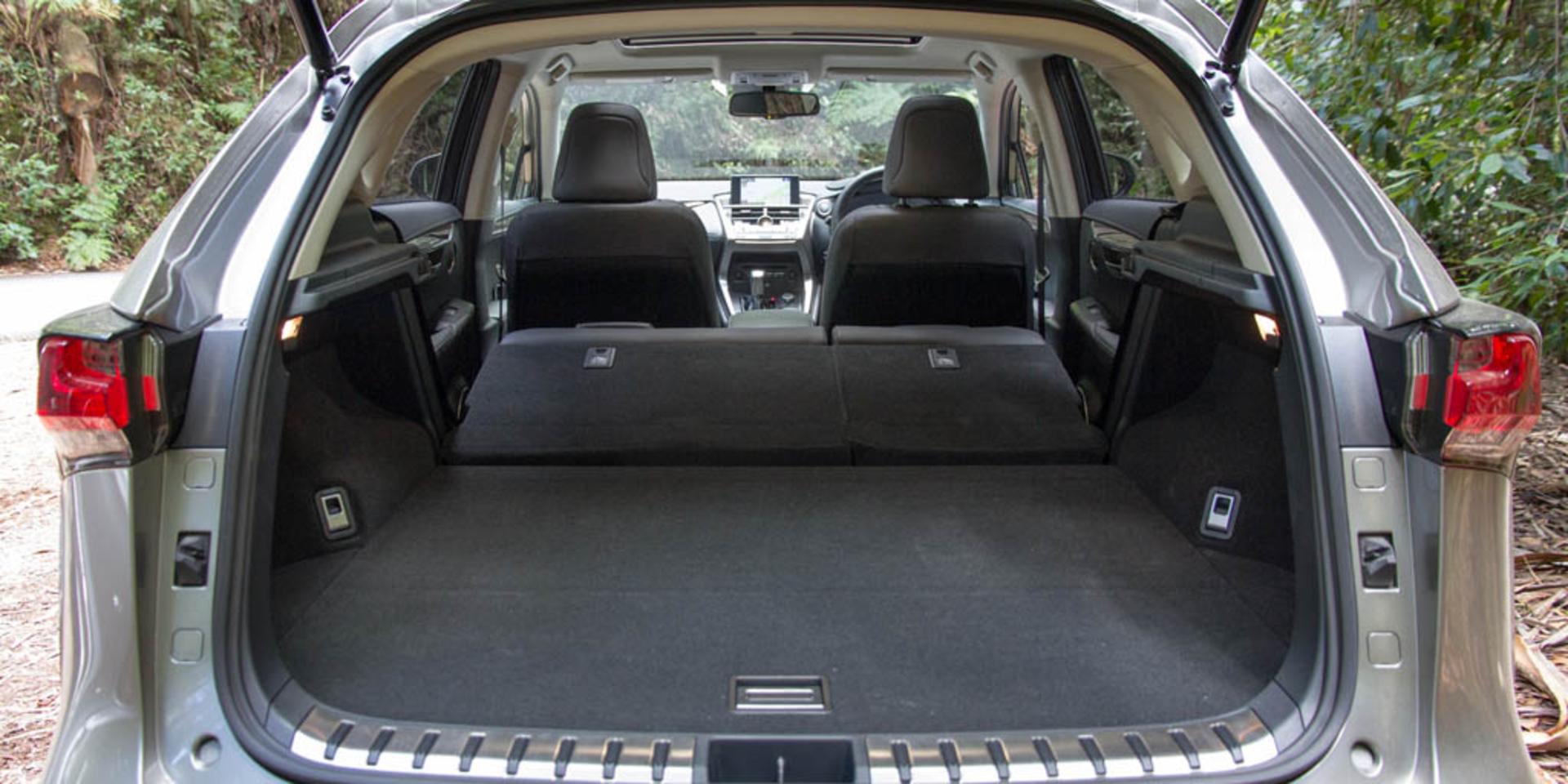 01 Lexus NX200t