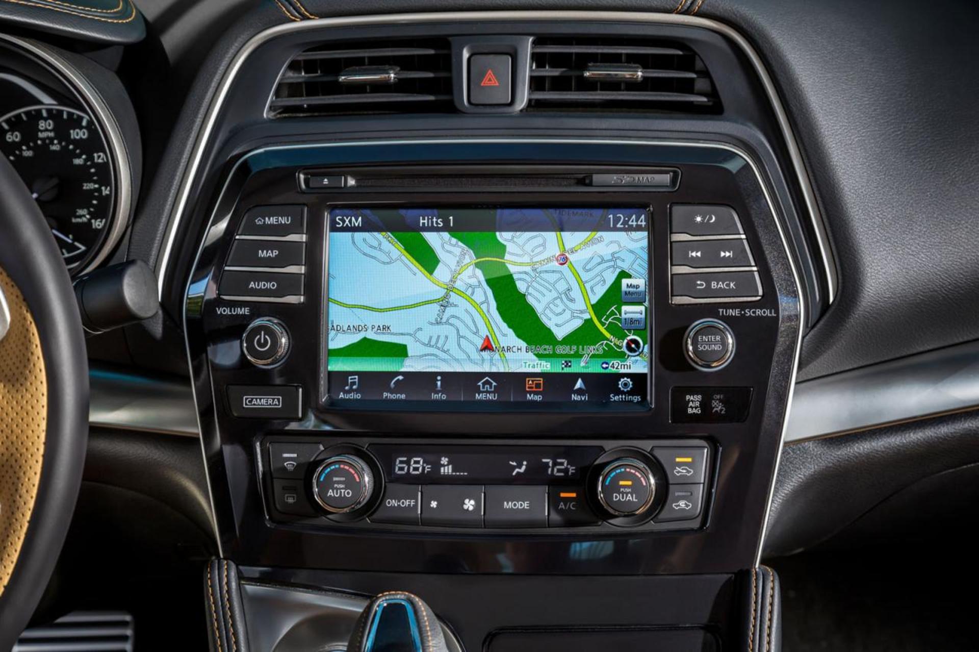 2016 Nissan Maxima dashboard