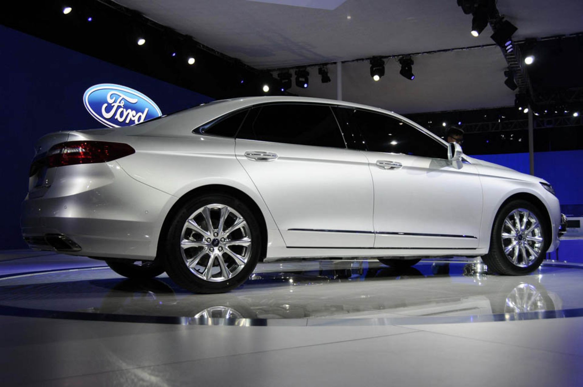 Ford-Taurus-4