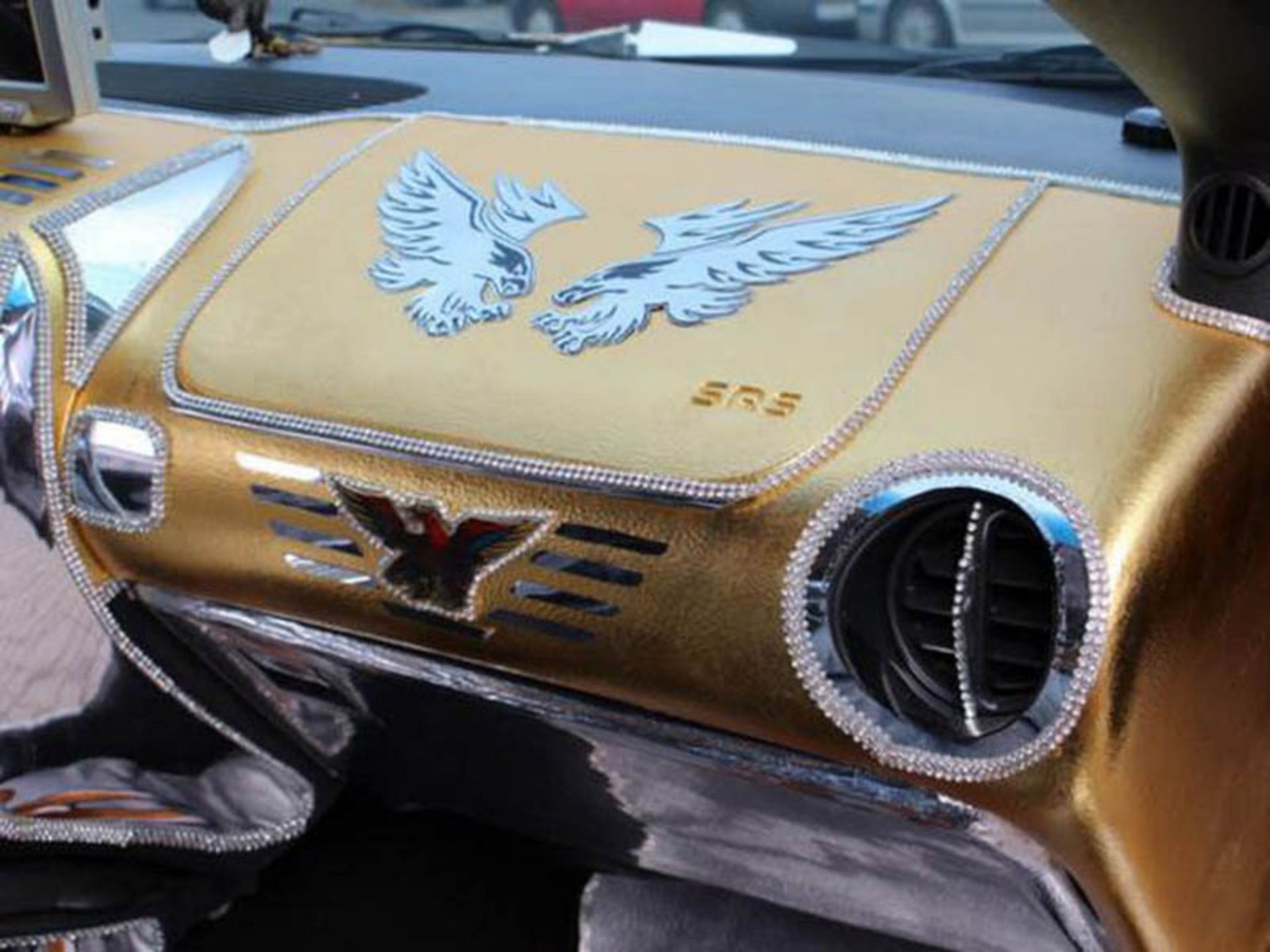 Gold-Pontiac-Trans-Am-CSP19