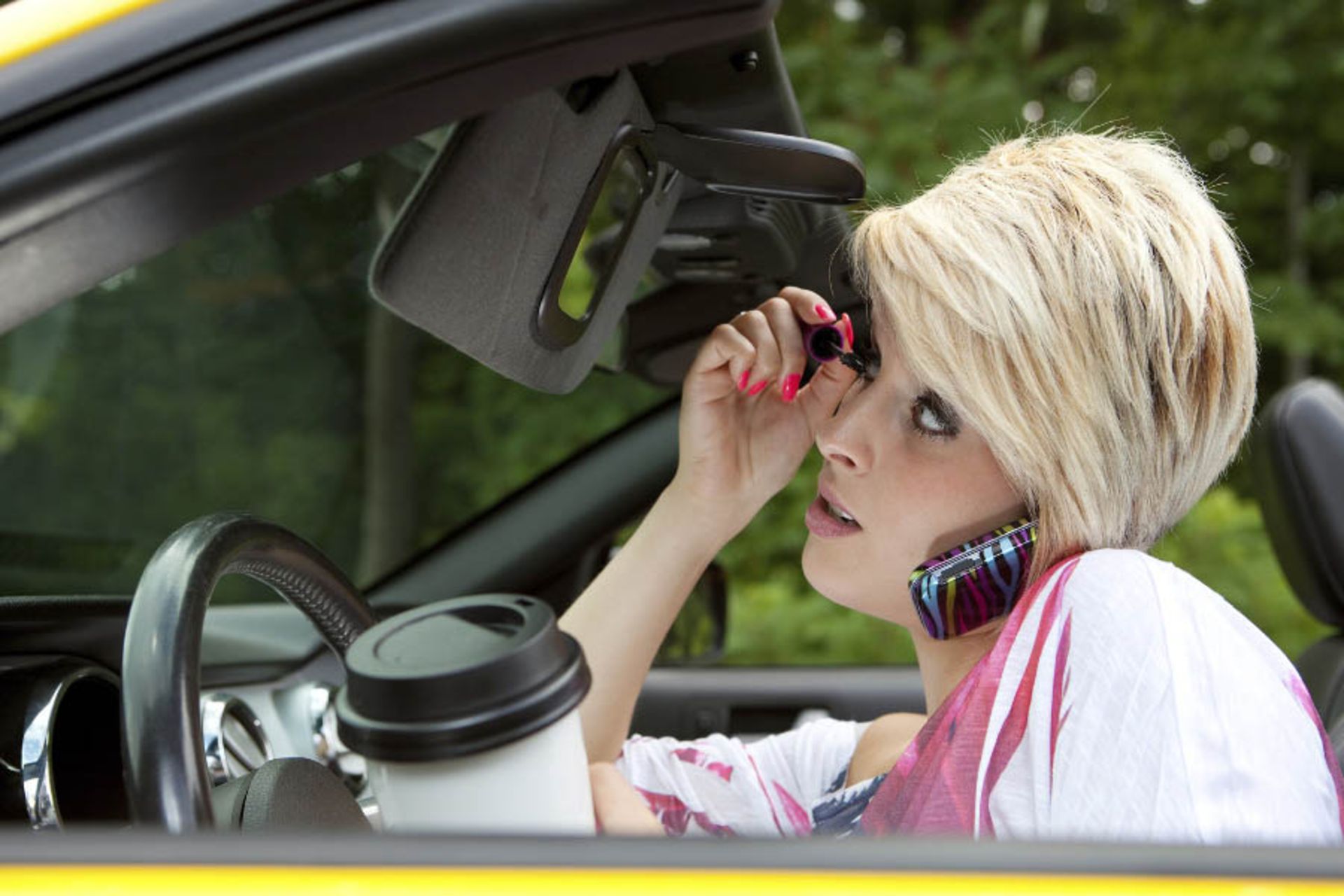 distracted-driving-_imageegami_-_Fotolia