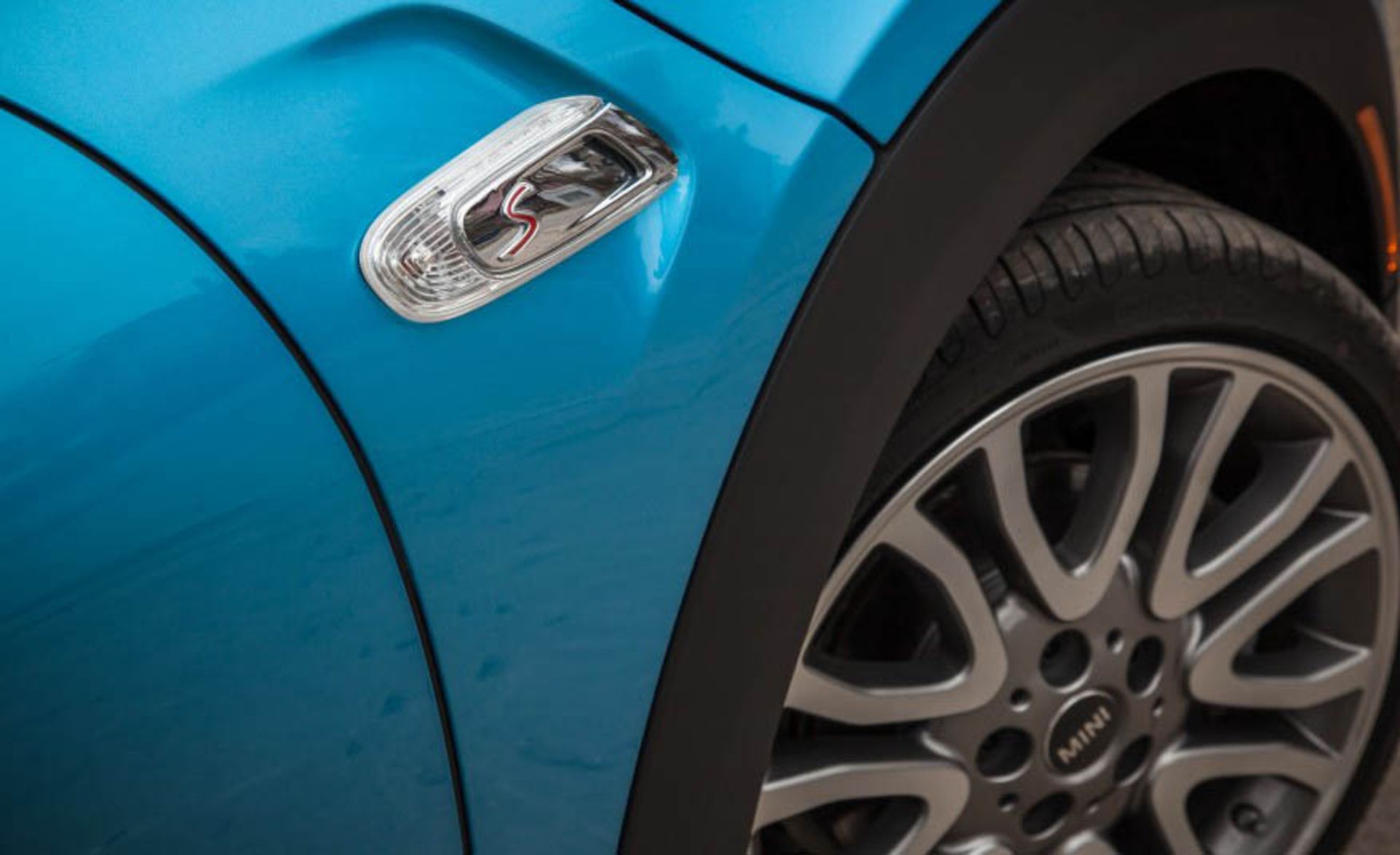 2015-Mini-Cooper-S-Hardtop-4-door-115