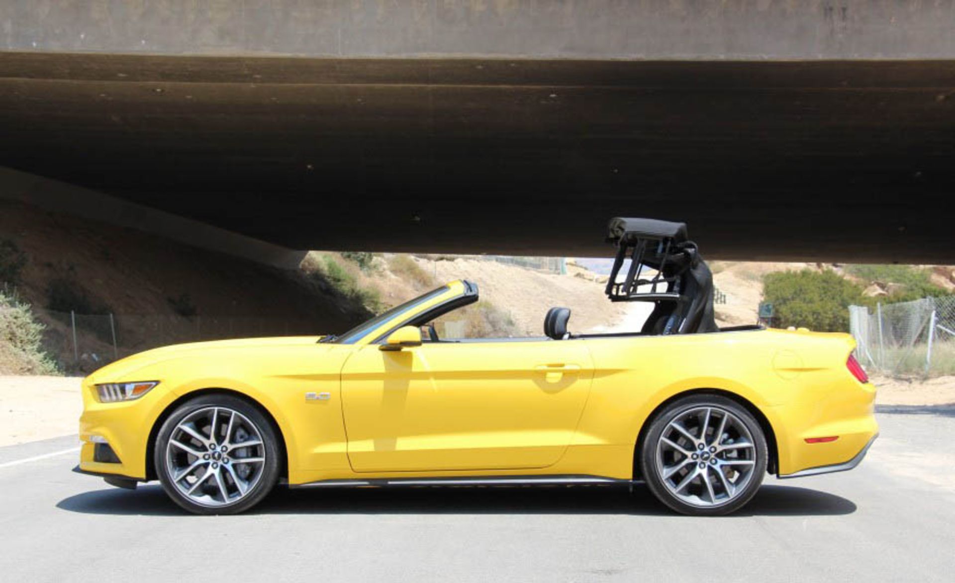 2015-Ford-Mustang-GT-convertible-108