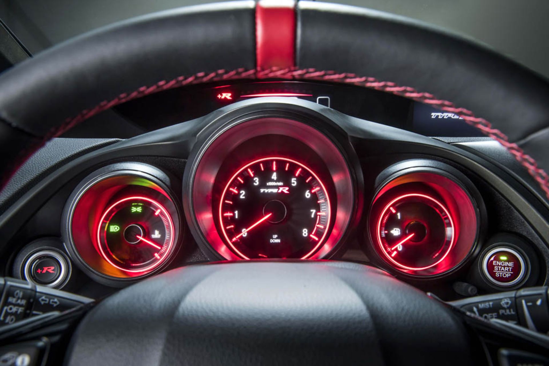 2016 Honda Civic Type R 01