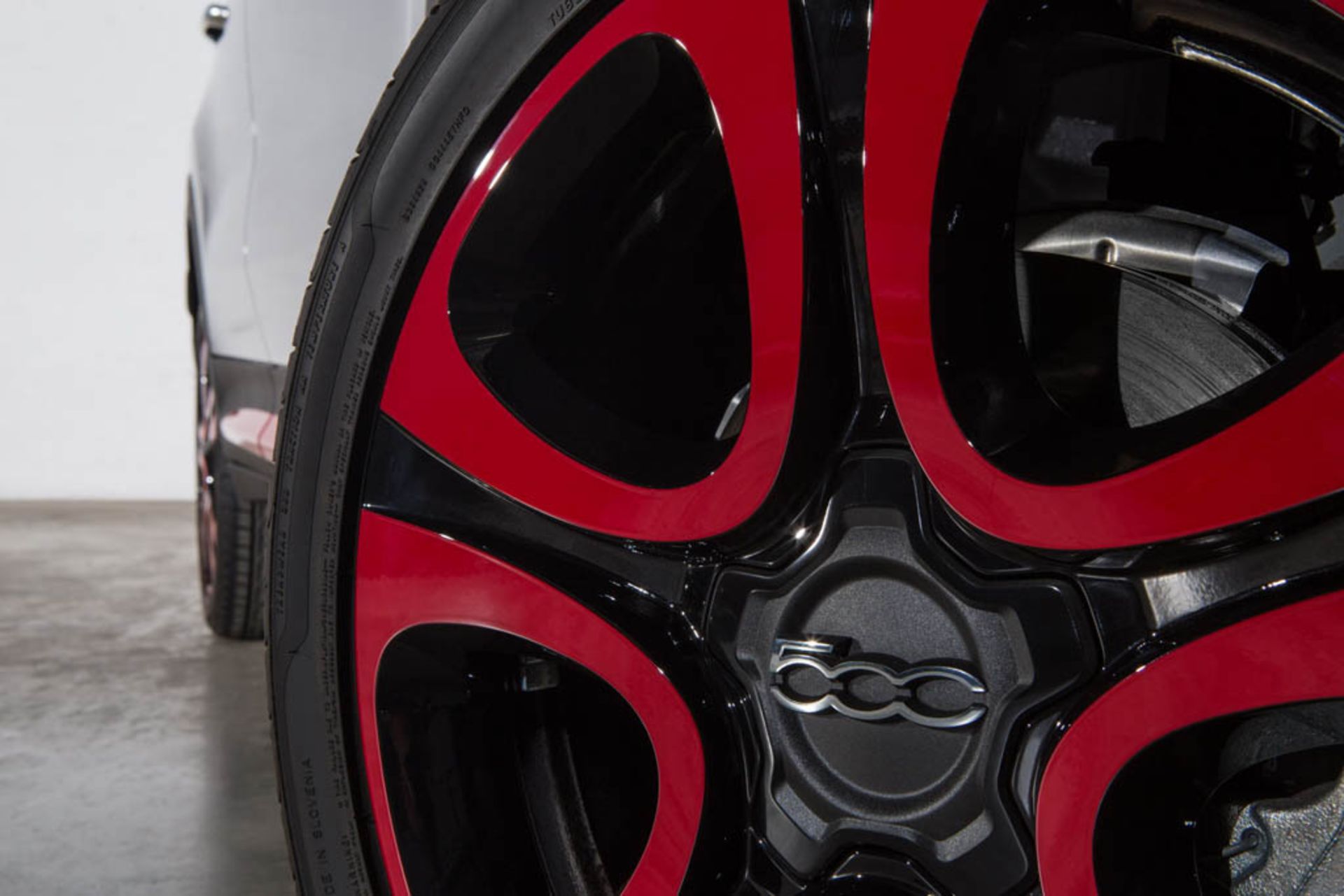 2015-MoparFiat500X-10