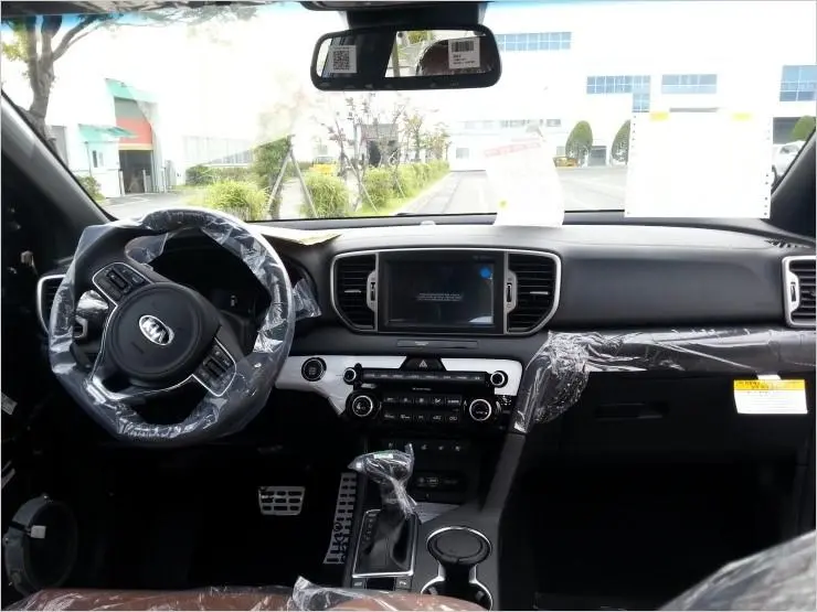 2016 Kia Sportage interior spy 01