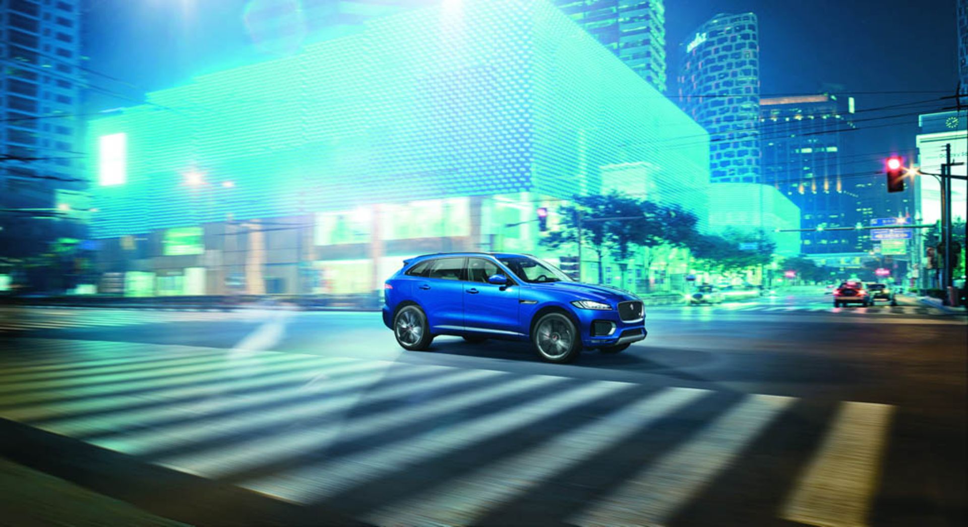 Jaguar-F-Pace-24