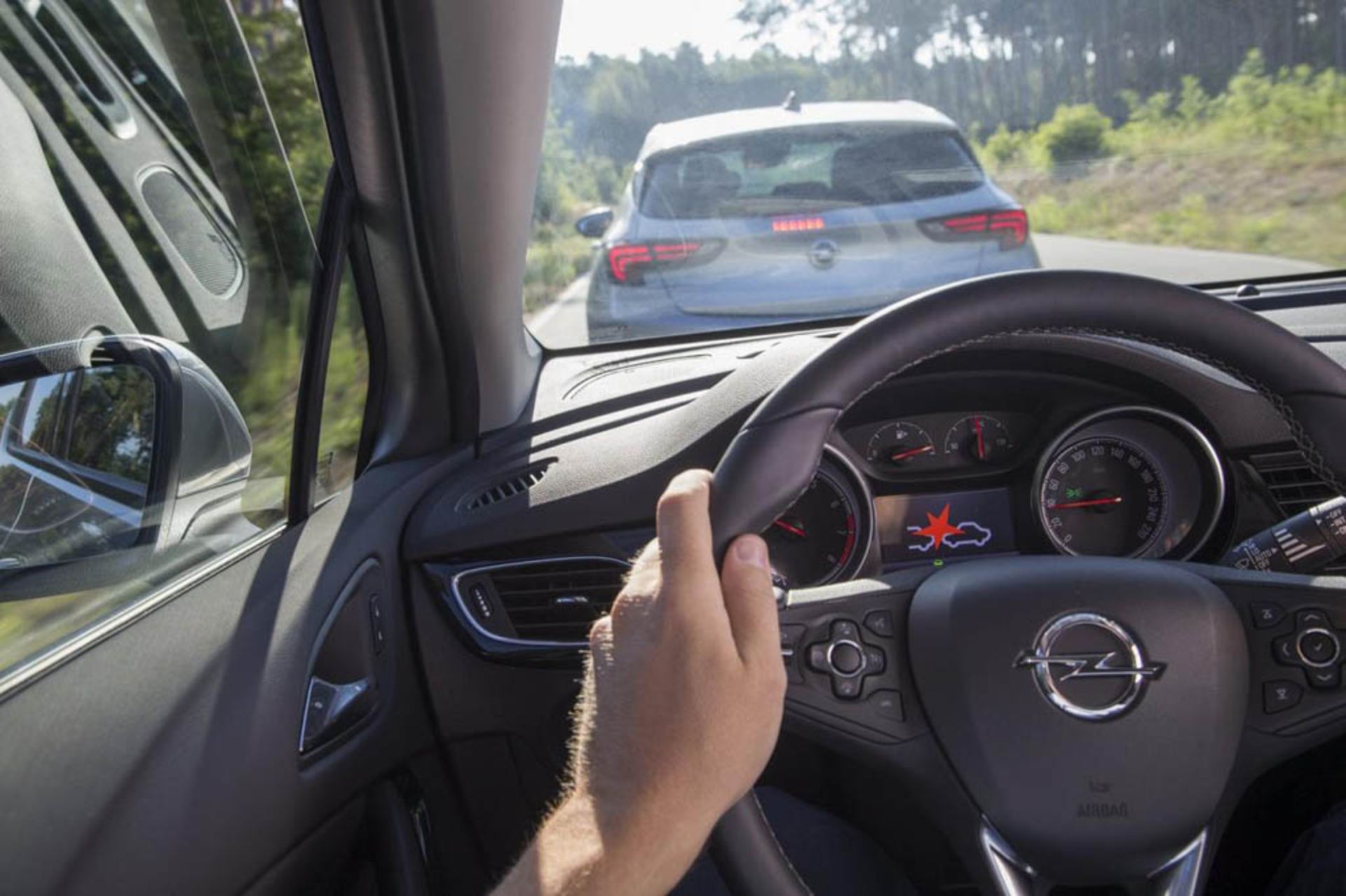 Opel Astra driver assistance systems 01