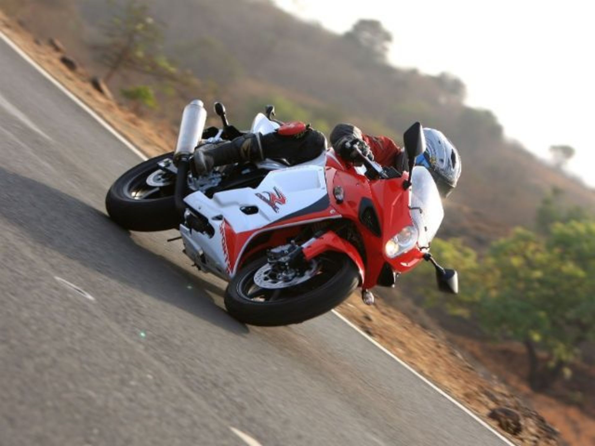 hyosung-comet-gt250r-7