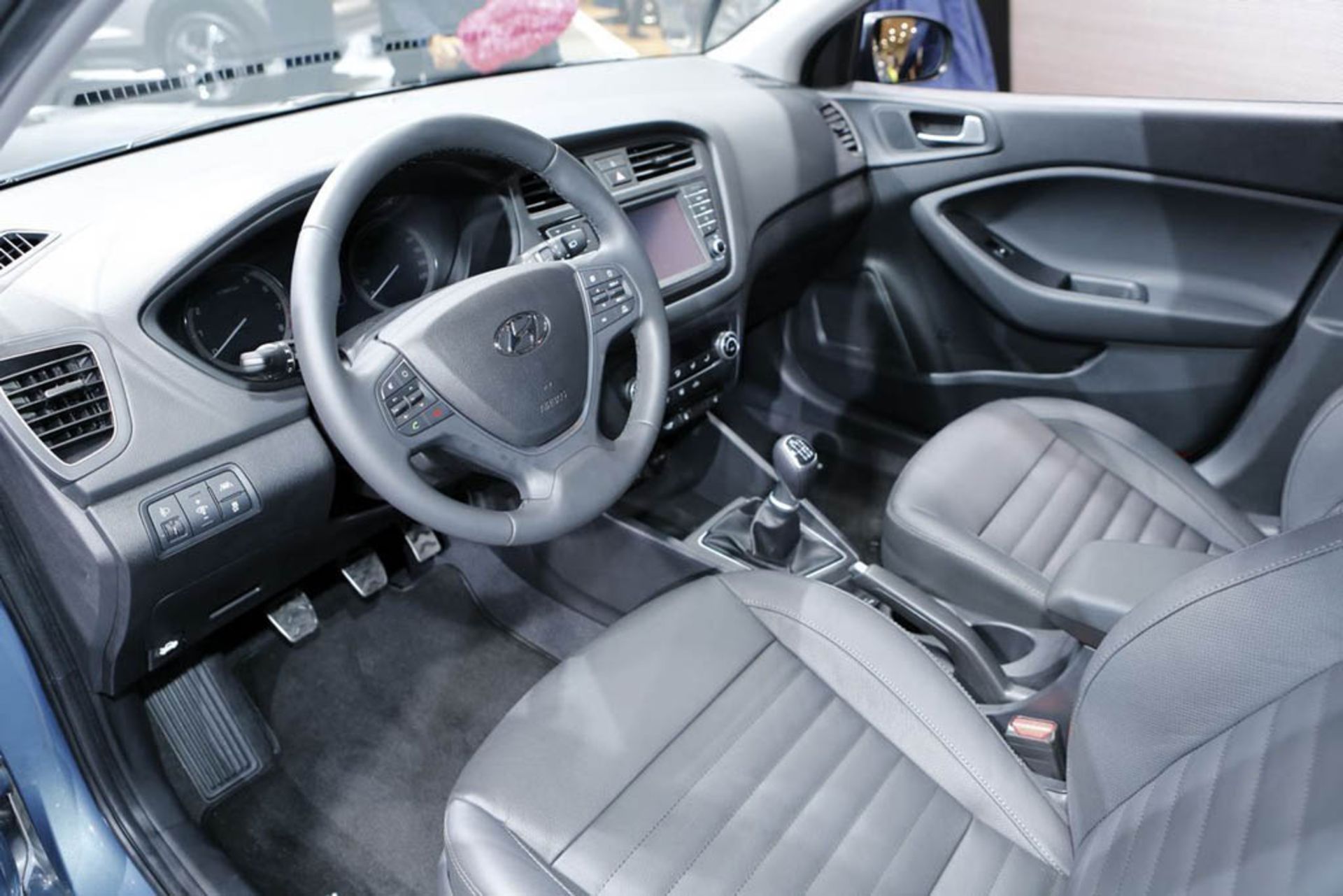 hyundai-i20-active-francfort-2015-ta-08