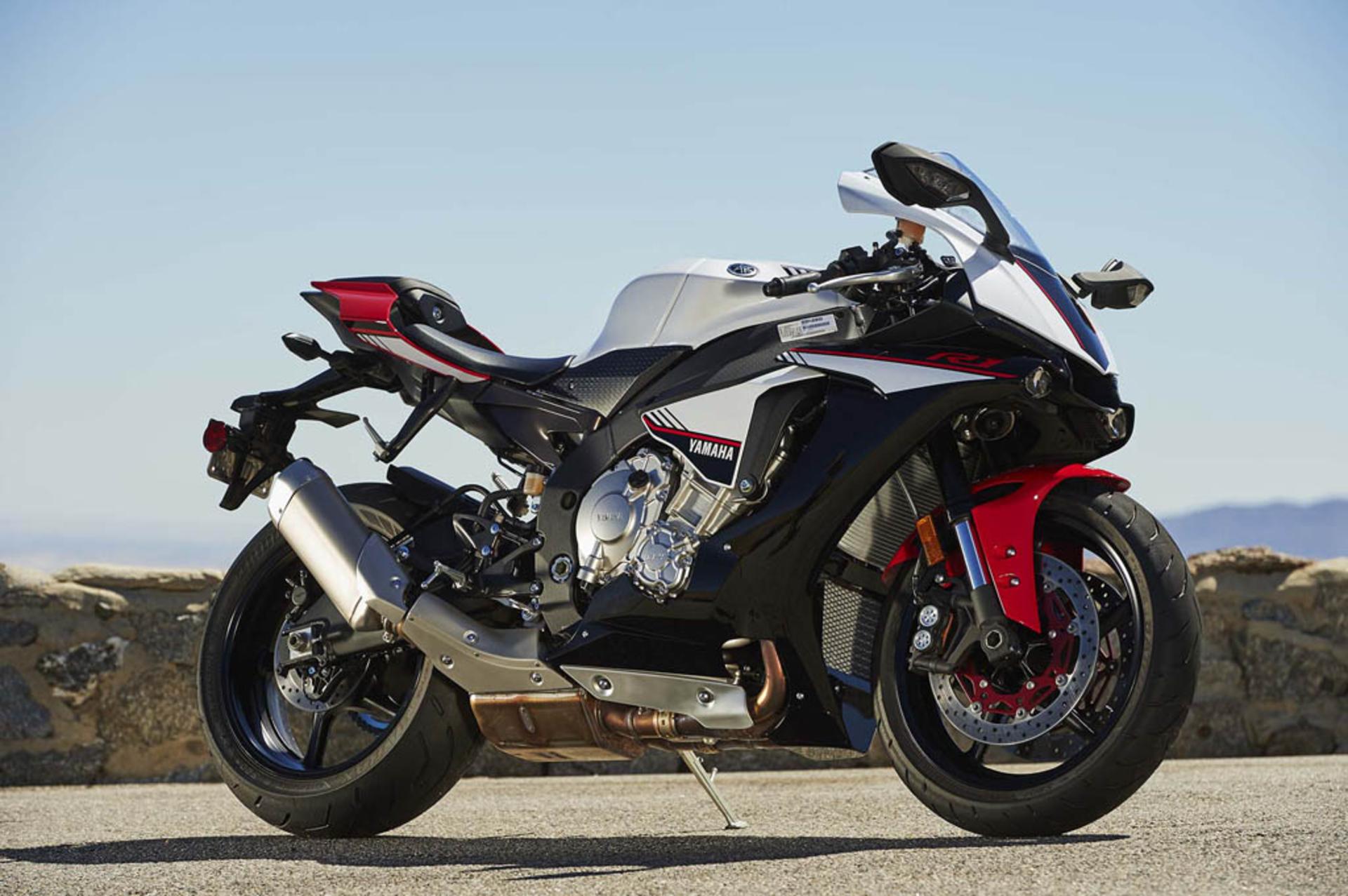 2016-Yamaha-YZF-R1S-Photo