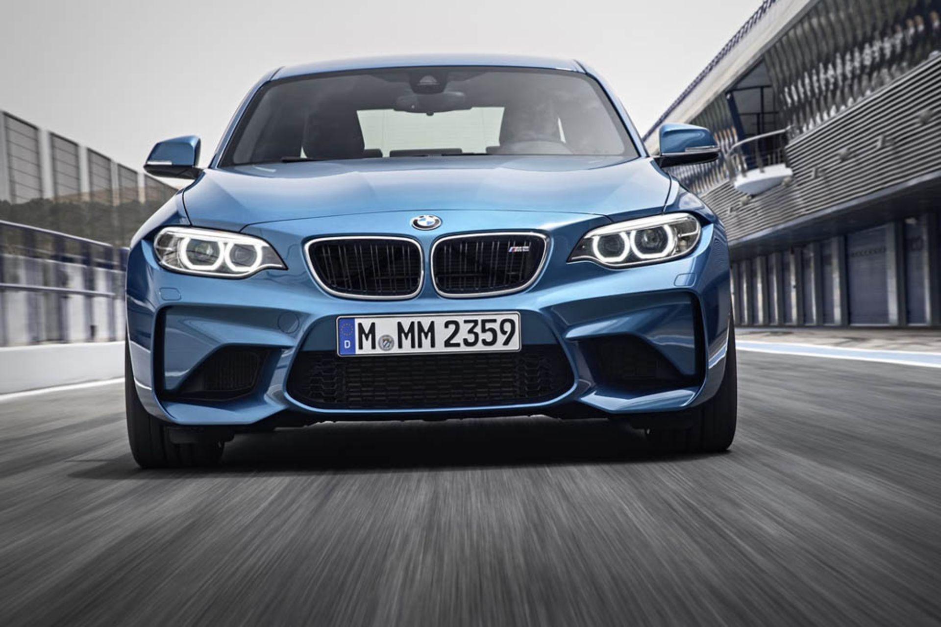 2017-BMW-M2-Coupe-30