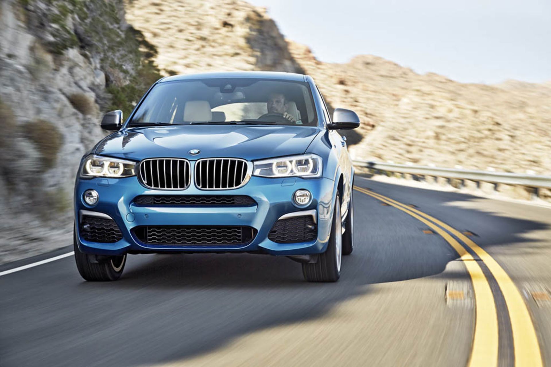 2017-BMW-X4-M40i-1