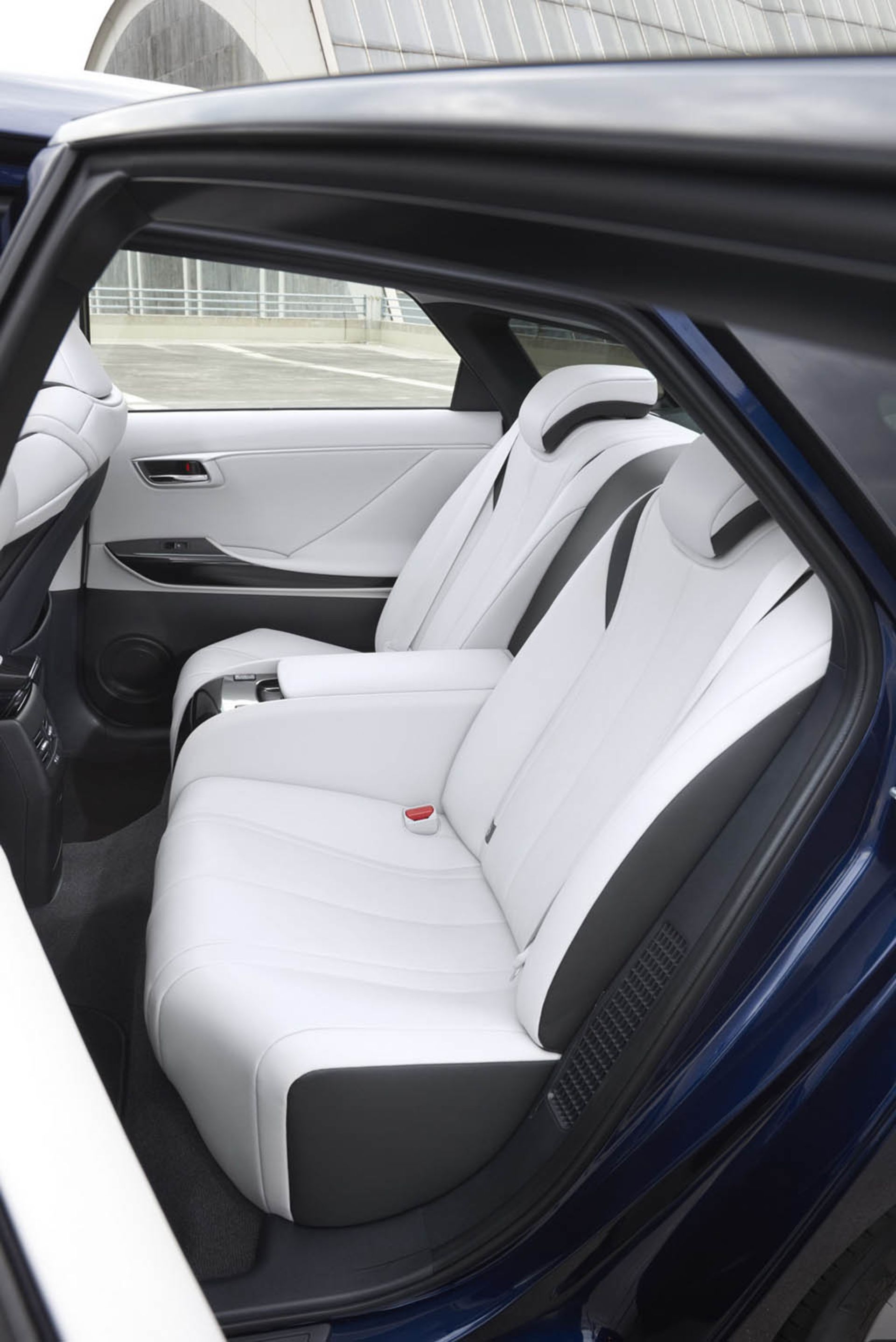 Toyota-Mirai-Europe-79