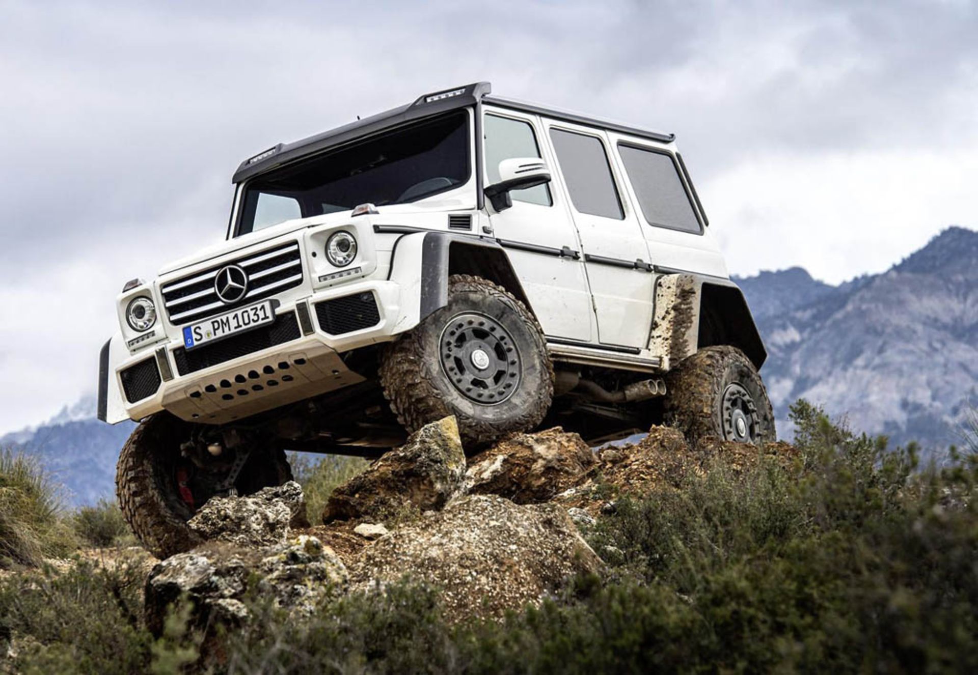 mercedes-benz-g500-4x4