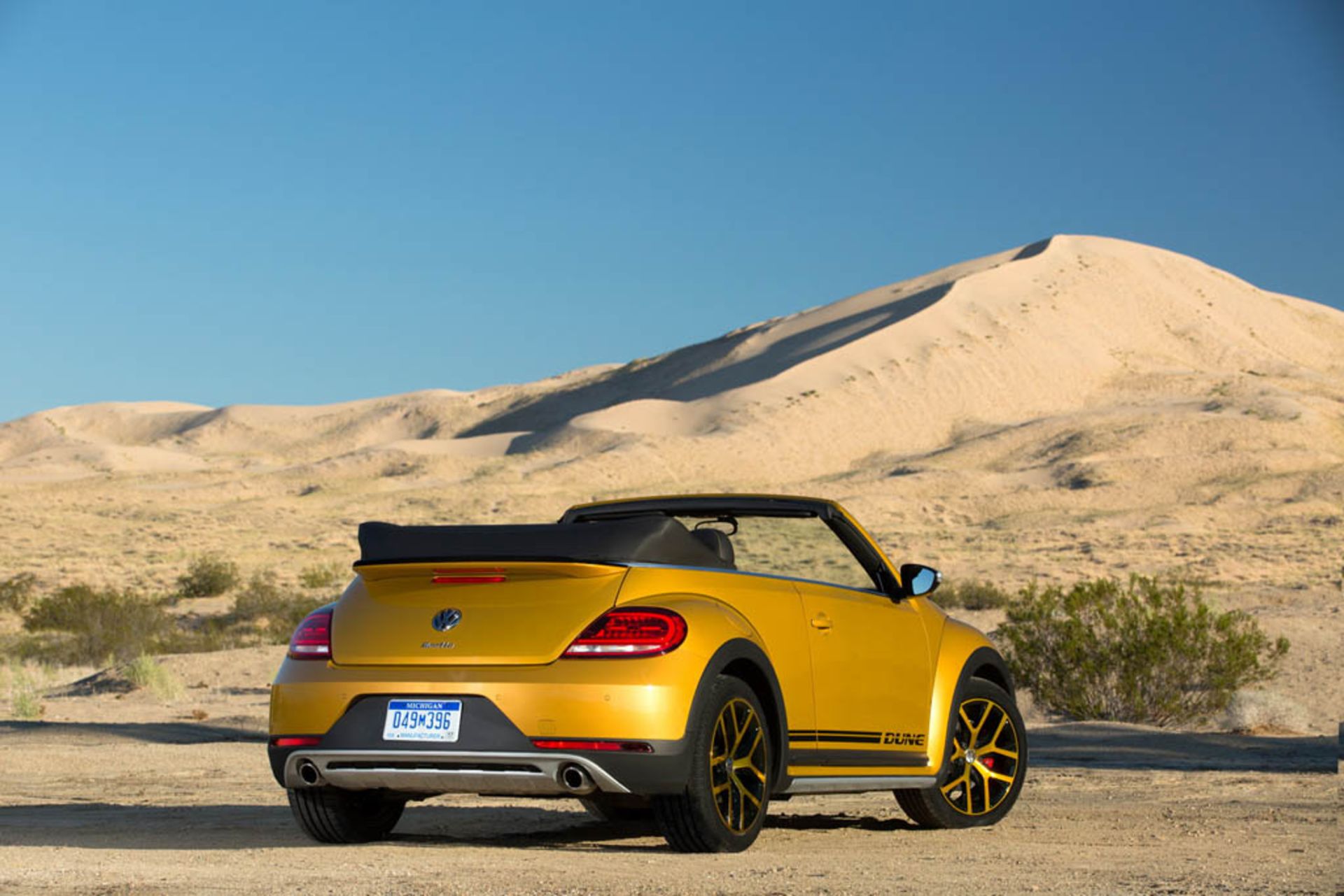 2016 VW Beetle Dune 11