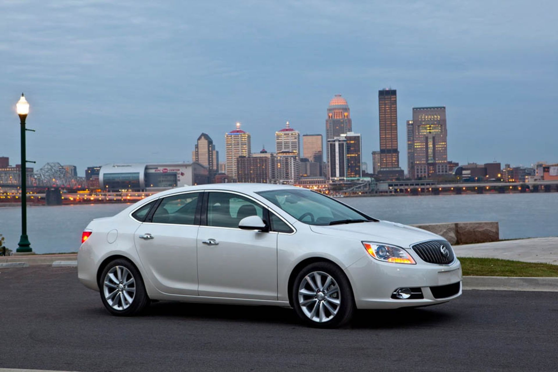 2015-Buick-Verano-10[2]