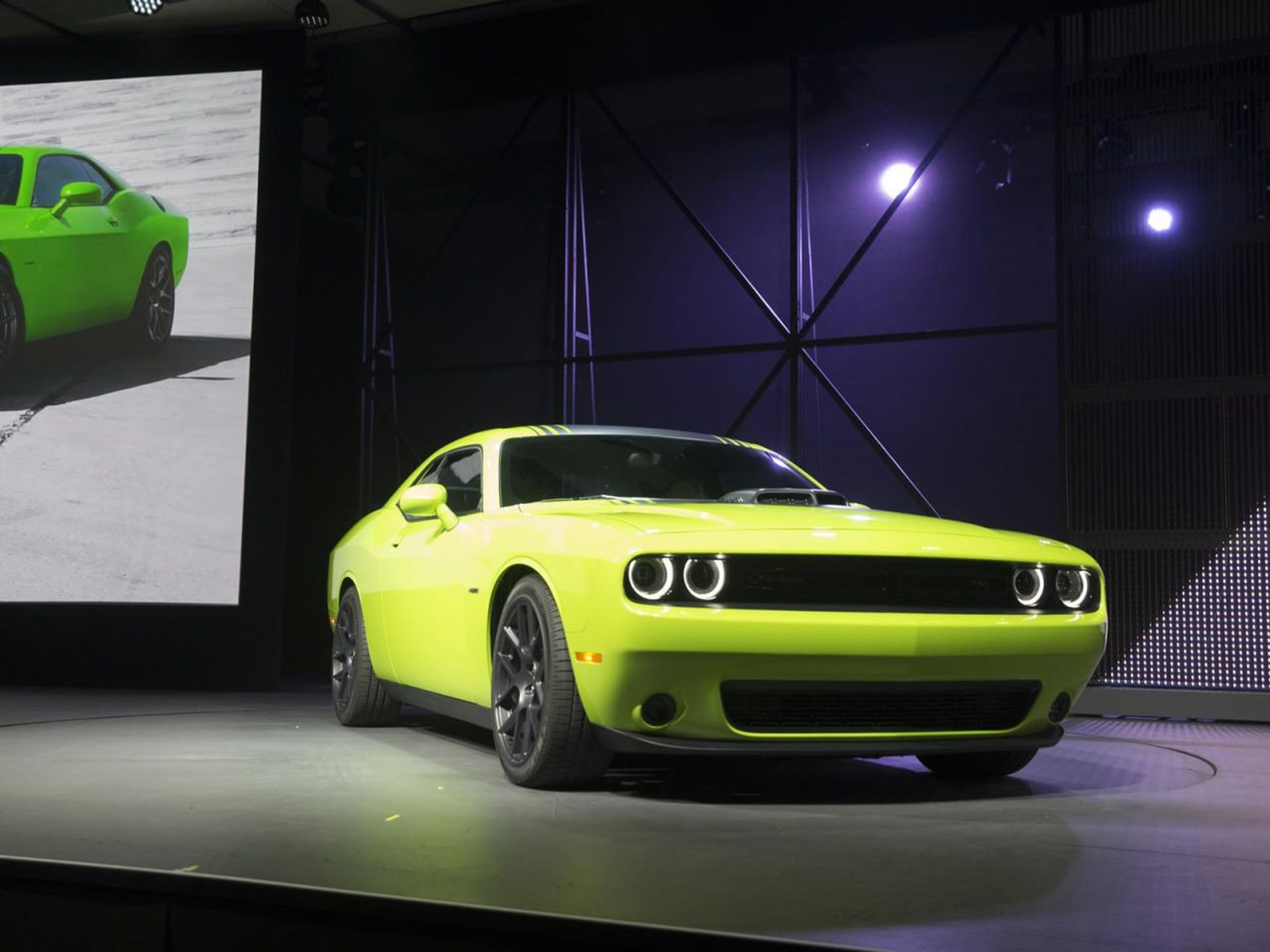 2015 Dodge Challenger (26)