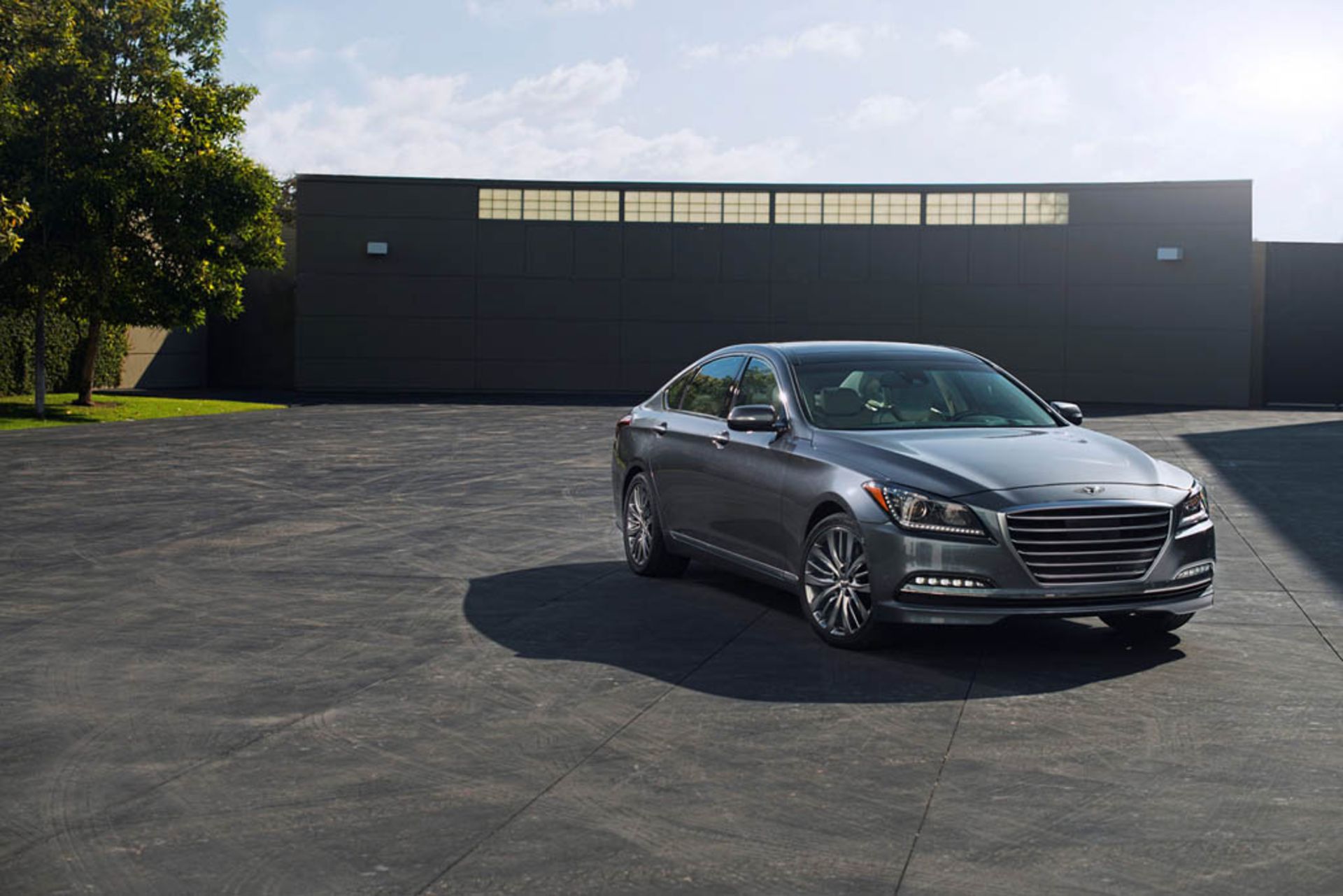 2015-Hyundai-Genesis-2