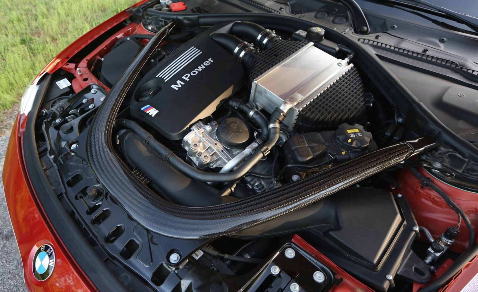 2015-bmw-m4-coupe-twin-turbocharged-30-liter-inline-6-engine-8