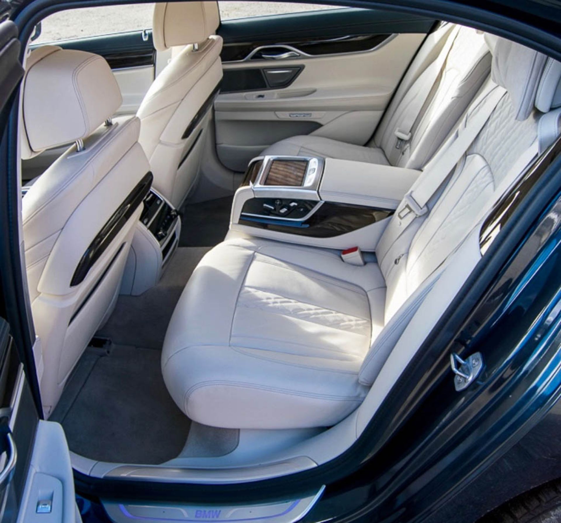 2016-BMW-730d-xDrive-test-drive-review-96