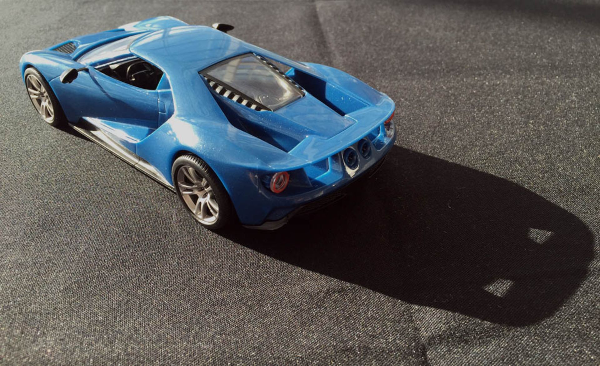 Ford-GT-snap-kit-08
