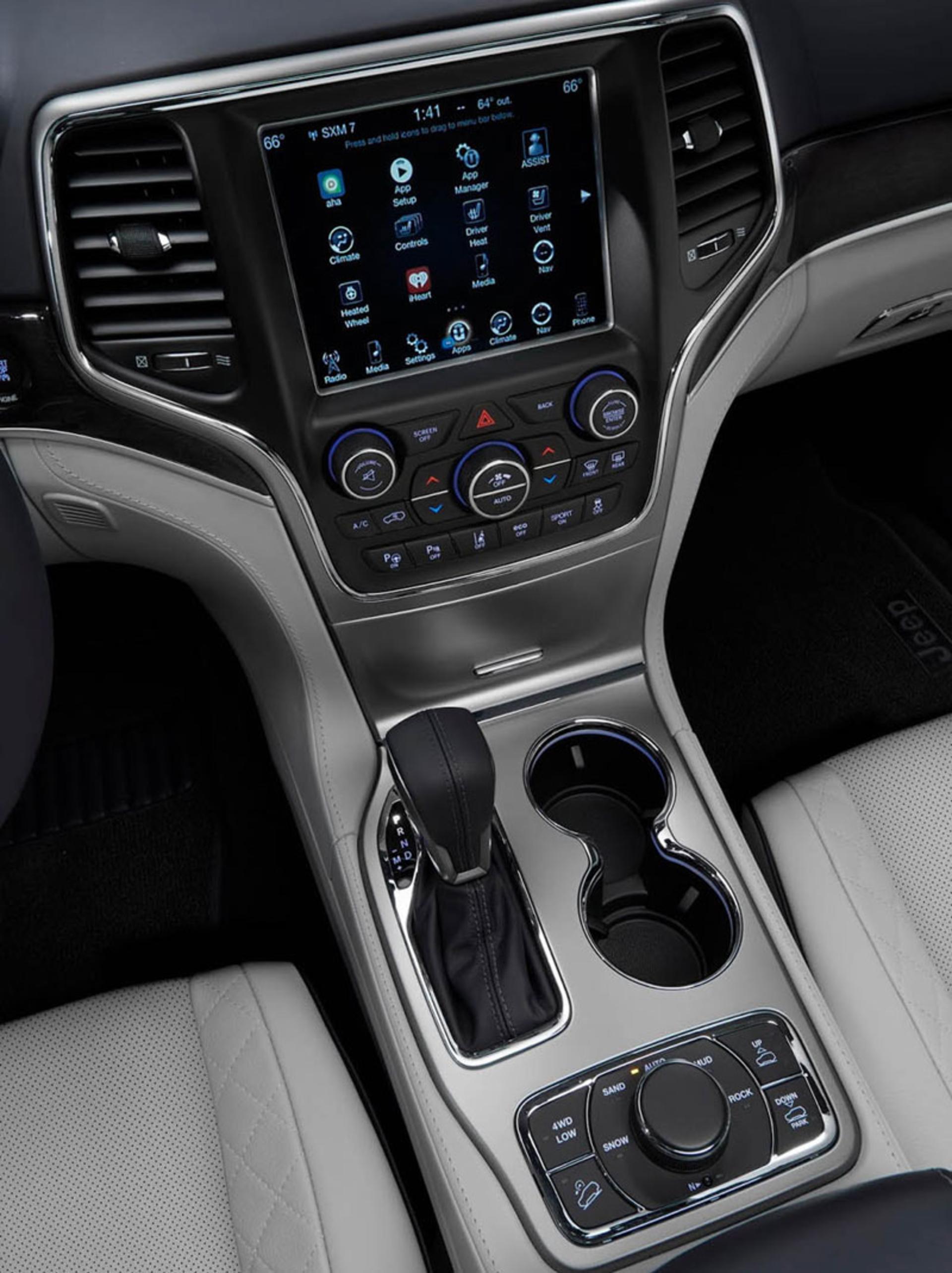 2016-JeepGrandCherokeeSummit-18