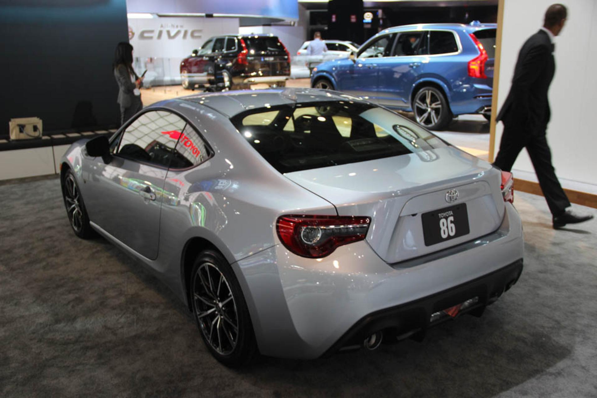 2017-Toyota-86-4