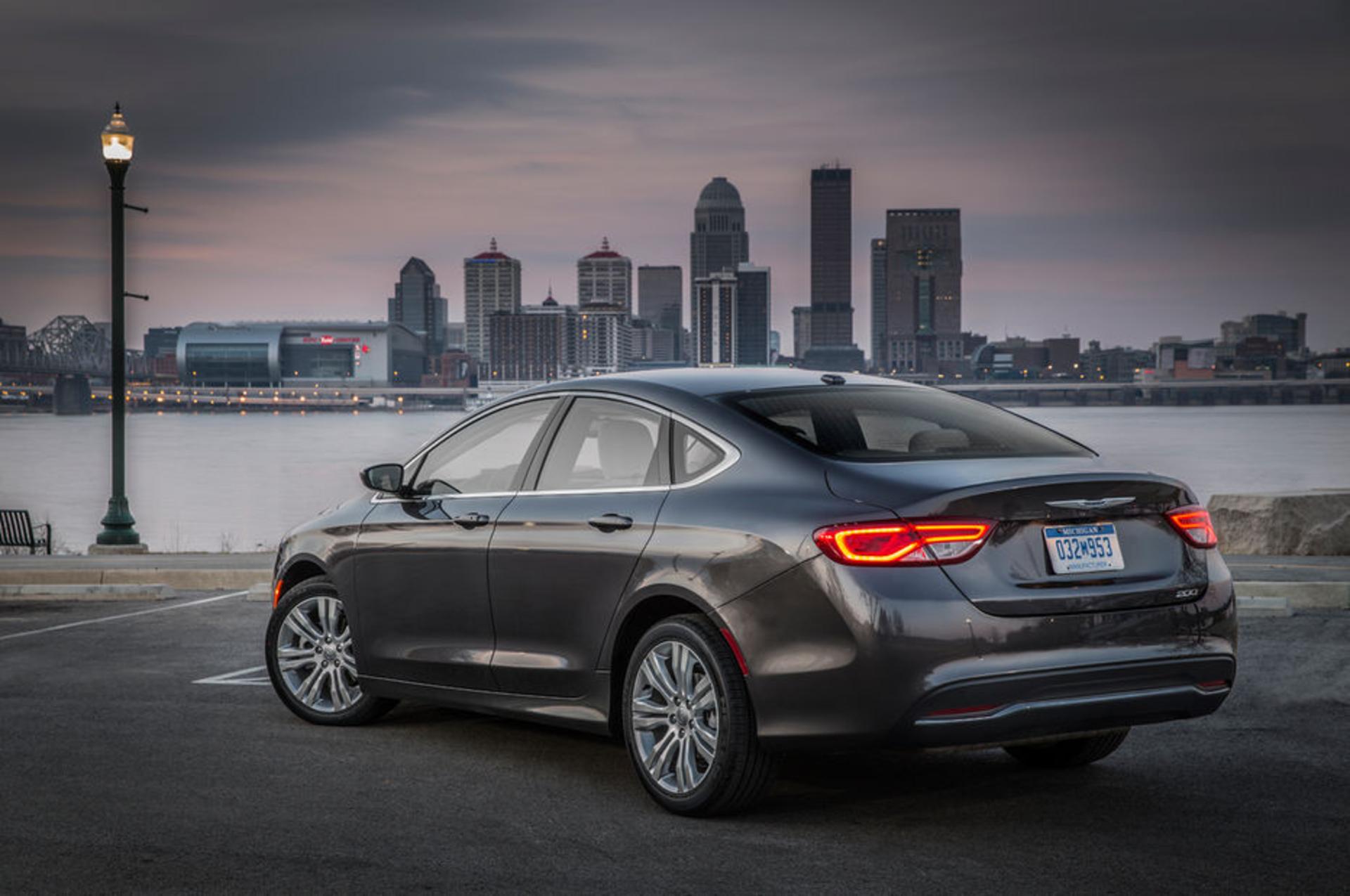 Chrysler 200