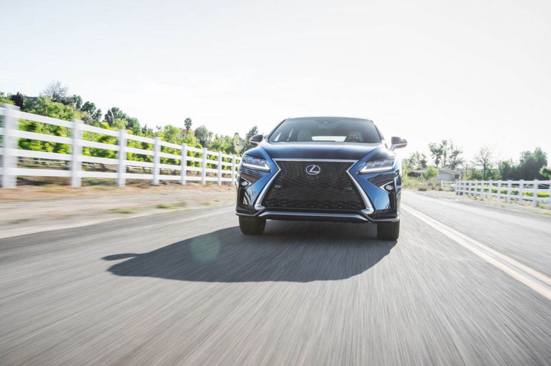 2016-Lexus-RX-350-F-Sport-front-view-in-motion